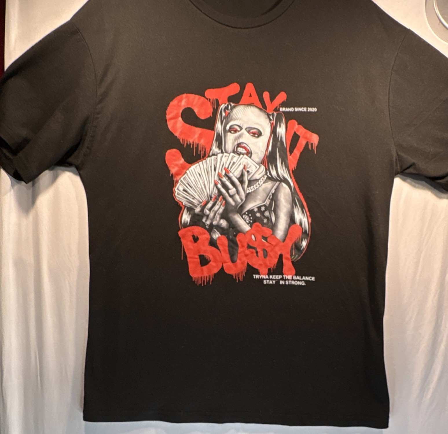 Stay Busy Black Graphic Print Men’s T-Shirt Crew Neck Polyester Spandex Size M