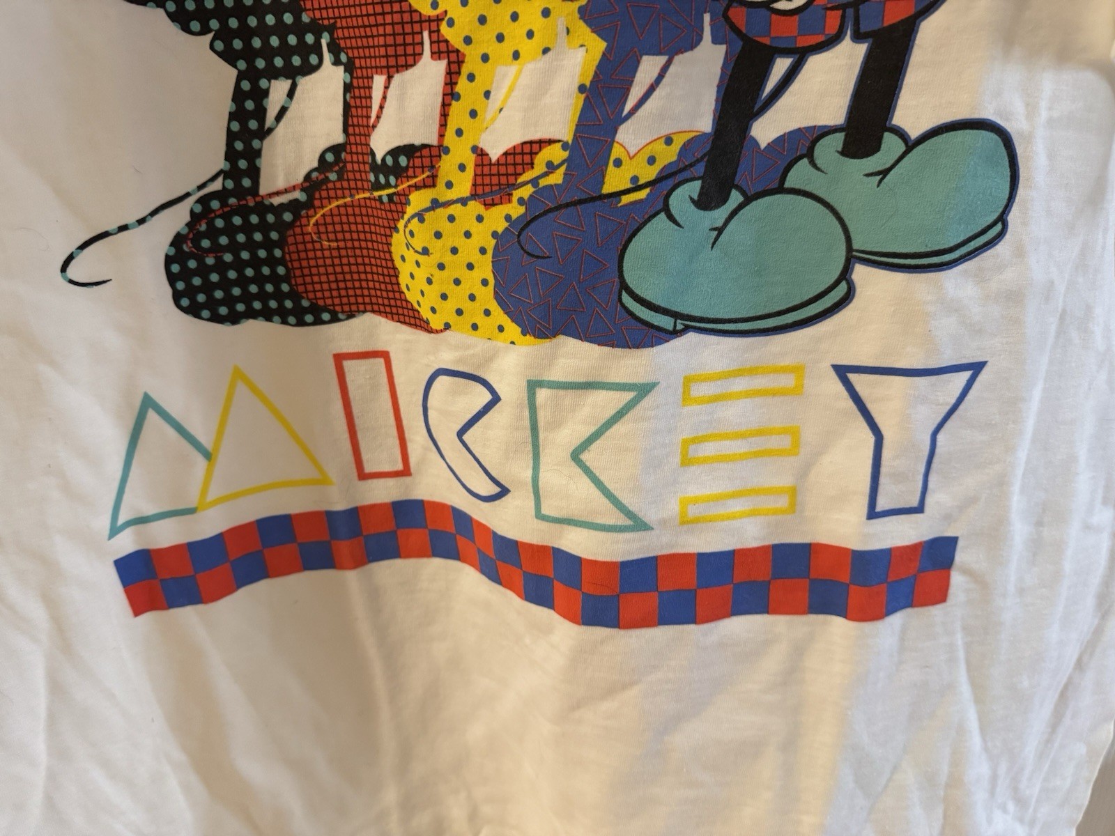 Disney Mickey Mouse ’80s Flashback T-Shirt – Adults Size: XL New with Tags
