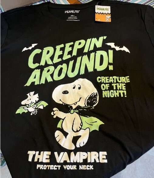 SNOOPY HALLOWEEN VAMPIRE GRAPHIC T-SHIRT – UNISEX SIZING