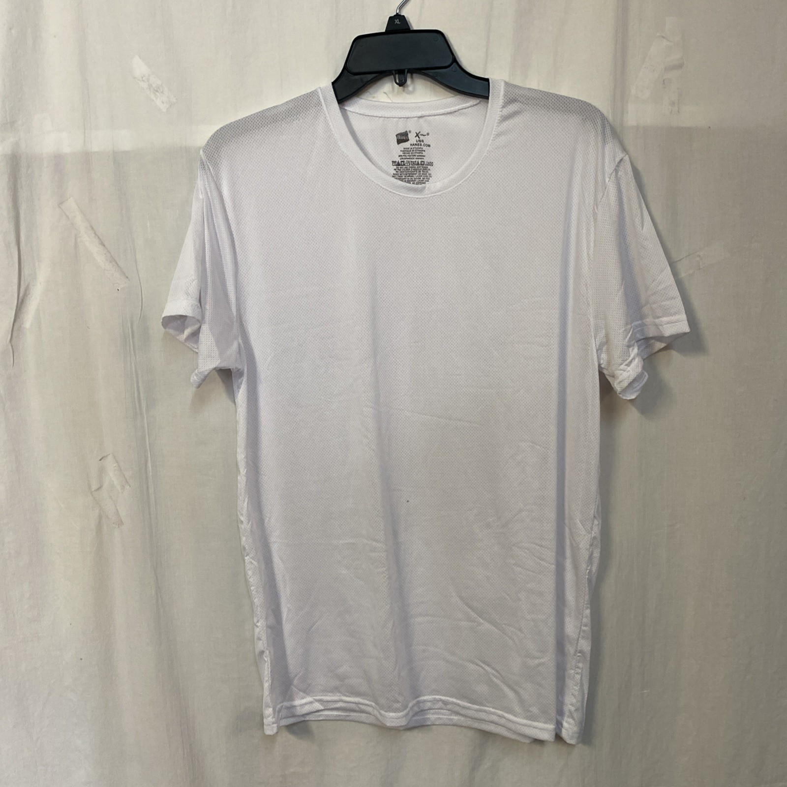 Two Hanes Men’s X-Temp Breathable Mesh Tagless White T-Shirt Large 42-44 NWOT
