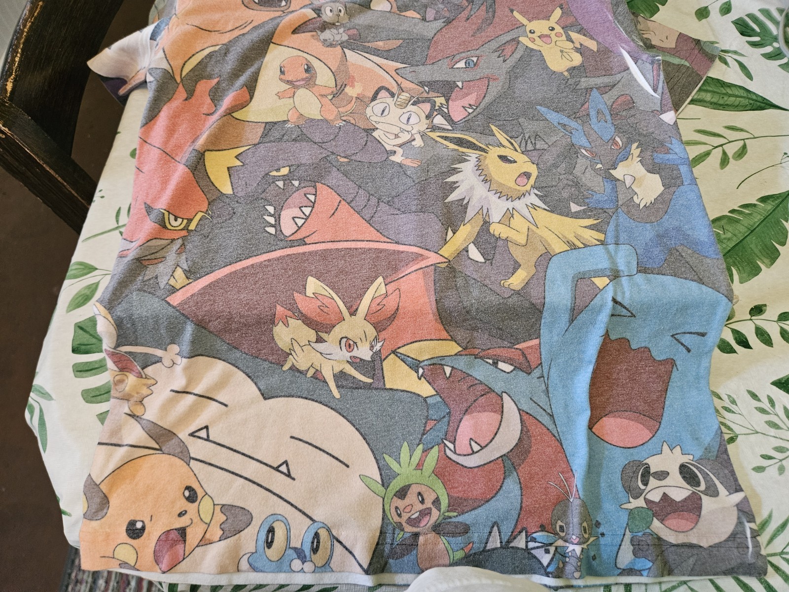 Pokémon 2015 All Over Character Print Tee Shirt Multi Size Small Retro (S)