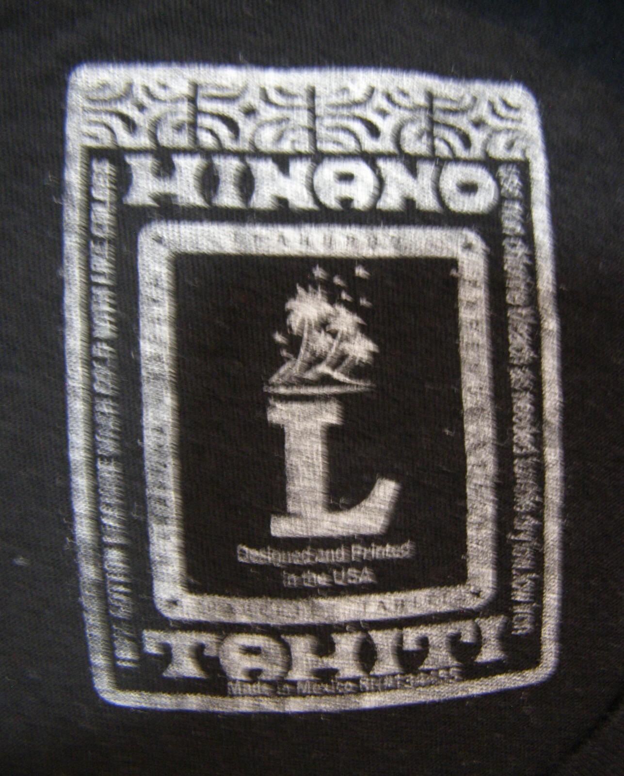 Hinano Tahiti Seated Island Girl T-Shirt Red Background Palms Black Shirt Size L
