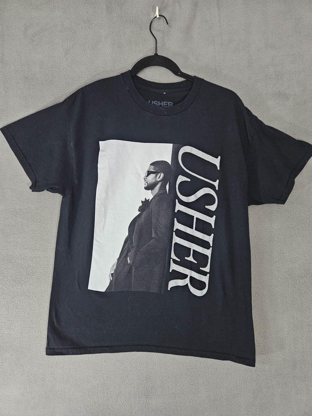 USHER LEANING TOUR T-SHIRT USHER LEANING TOUR T-SHIRT Small Adult Black