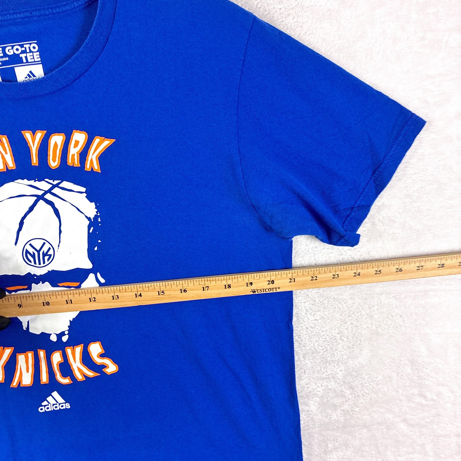 Adidas New York Knicks Tshirt Mens L Blue Basketball Skull Metal NBA Streetwear