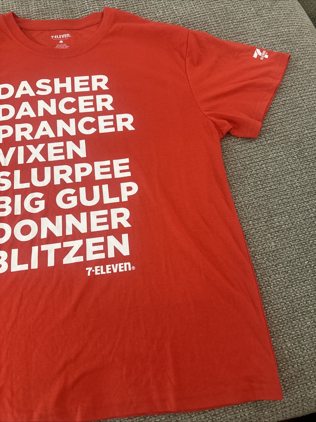 7-Eleven Santa’s Reindeer Shirt Large L tshirt Dasher Dancer Vixen Slurpee T16