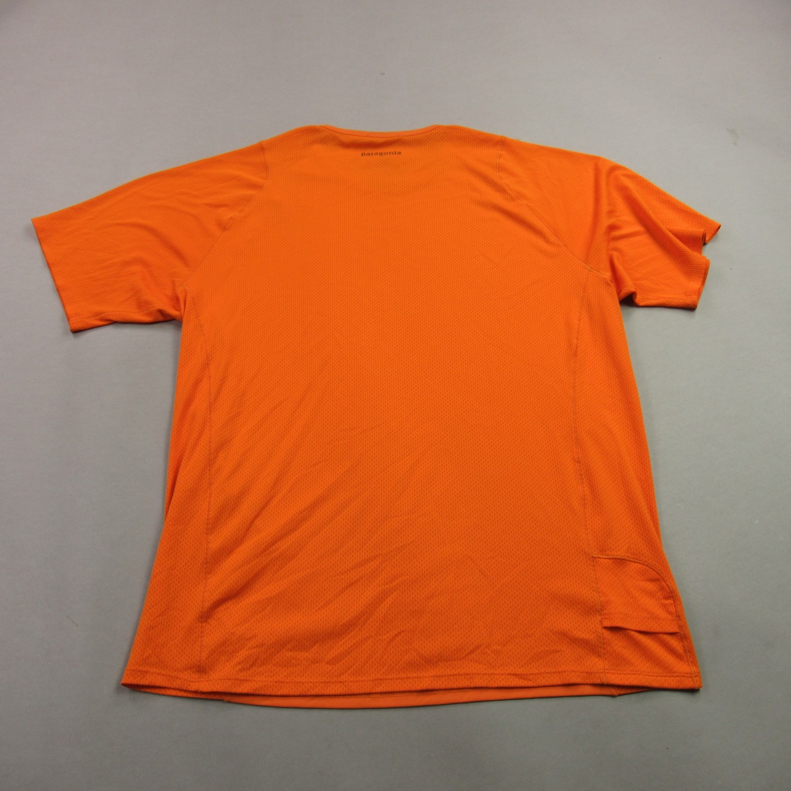 Patagonia Shirt Mens Medium Orange Short Sleeve Crew Neck Lightweight Stretch