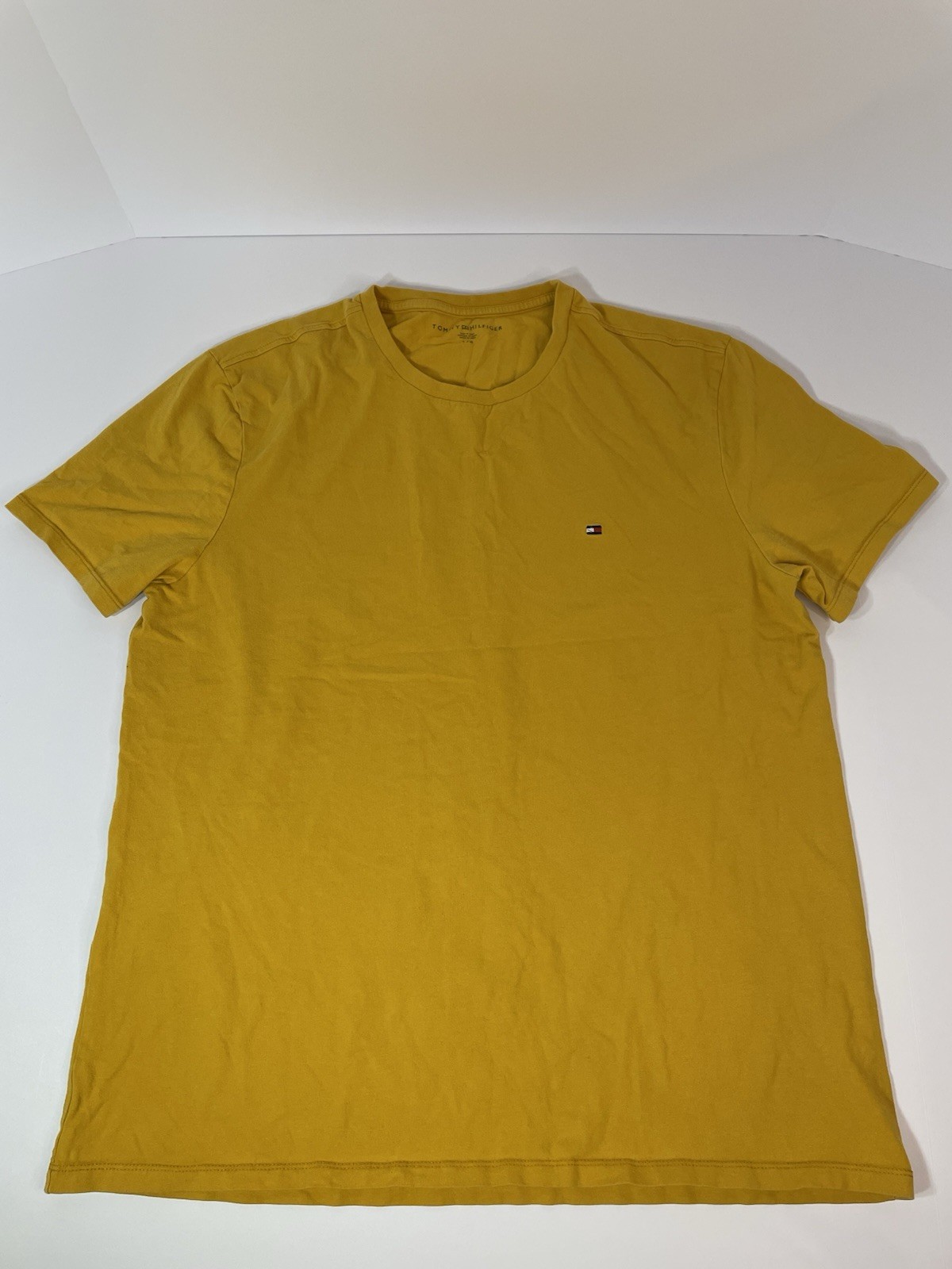Tommy Hilfiger Men’s Yellow Solid Logo Crew Neck Short Sleeve T-Shirt Large