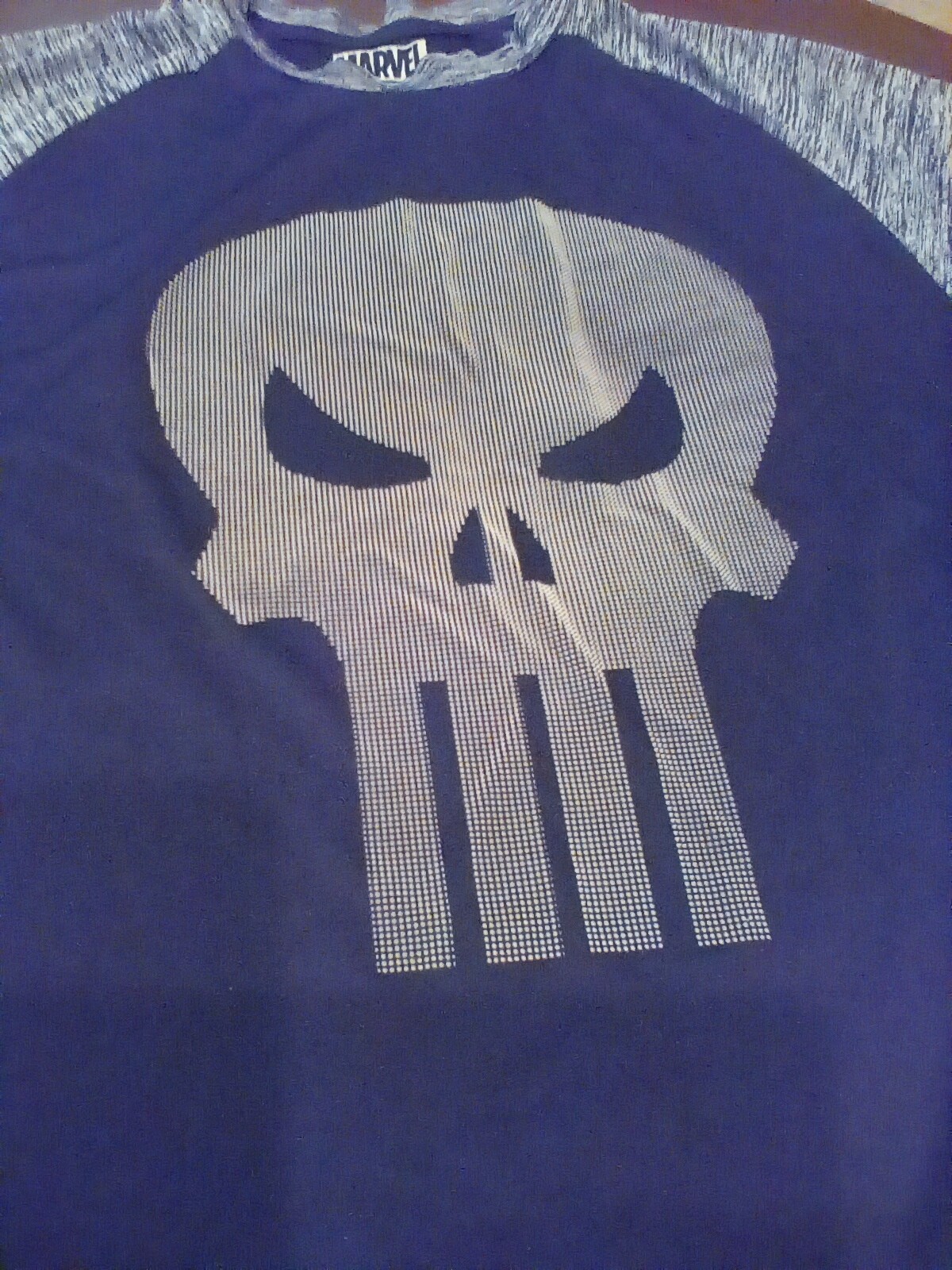 Marvel Punisher textured skull pattern size L black shirt