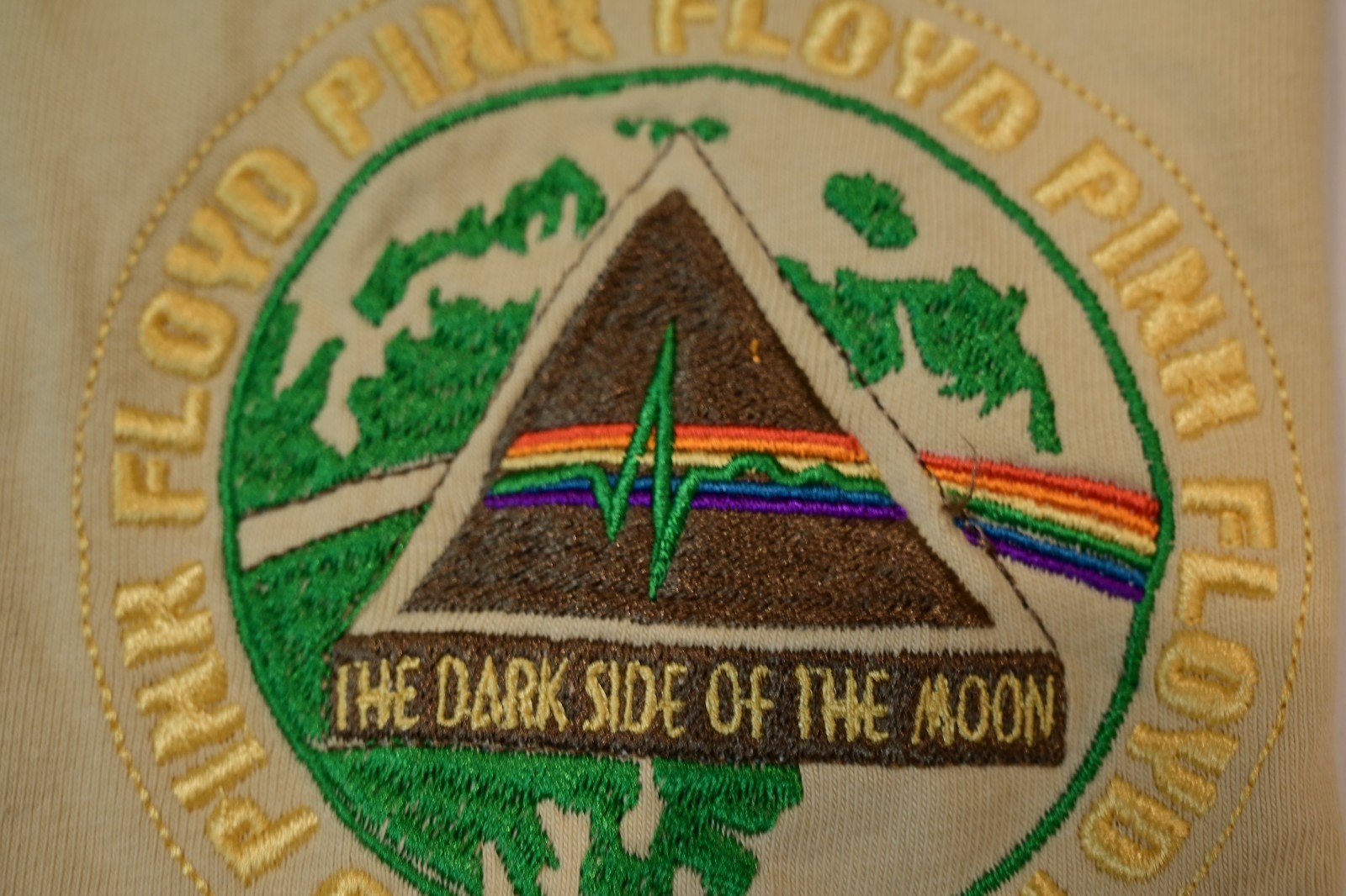 PINK FLOYD DARK SIDE OF THE MOON EMBROIDERED GRAPHIC MENS T-SHIRT XL