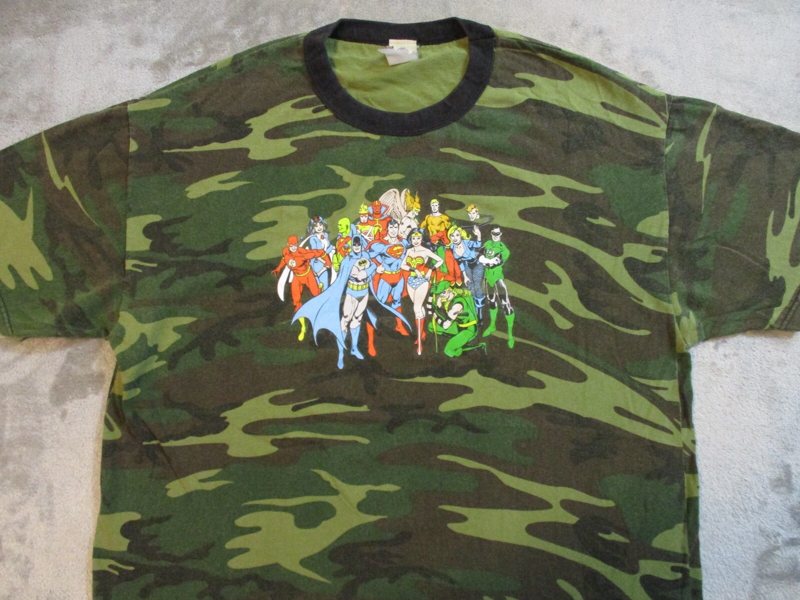 Vintage DC Comics Justice League Shirt Mens XL Green Camo Super Hero TV Movie