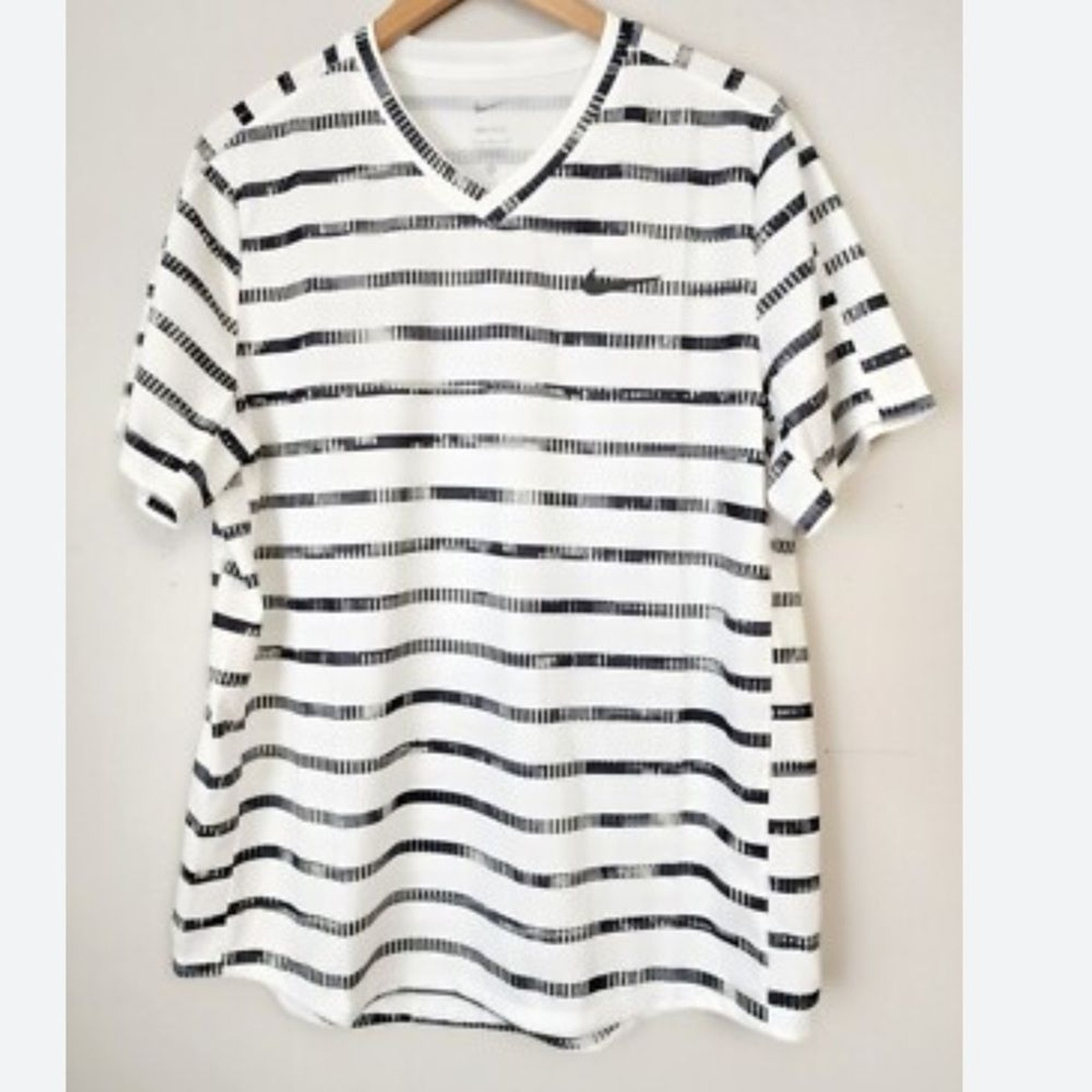 Nike Men’s White and Black Striped Short Sleeve Tee