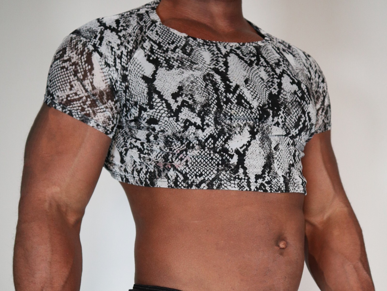ANIMAL PRINT CROPPED SHIRT SIZE M/L