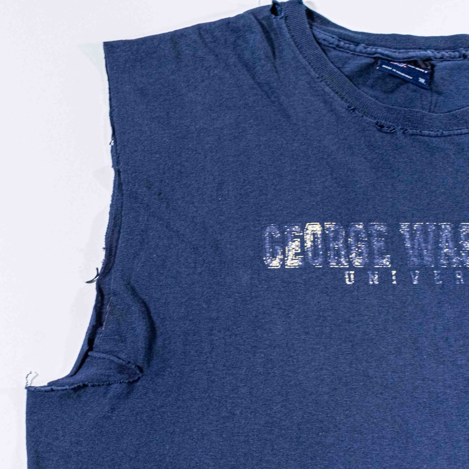 VTG George Washington University Sleeveless T Shirt XL MV Sport Y2K Distressed