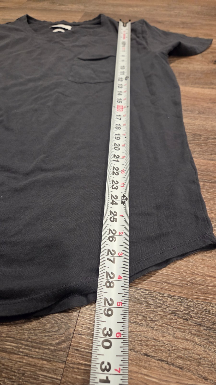 Standard/Cloth Scoop Neck Curved Hem Tee in Gray for Men – Large