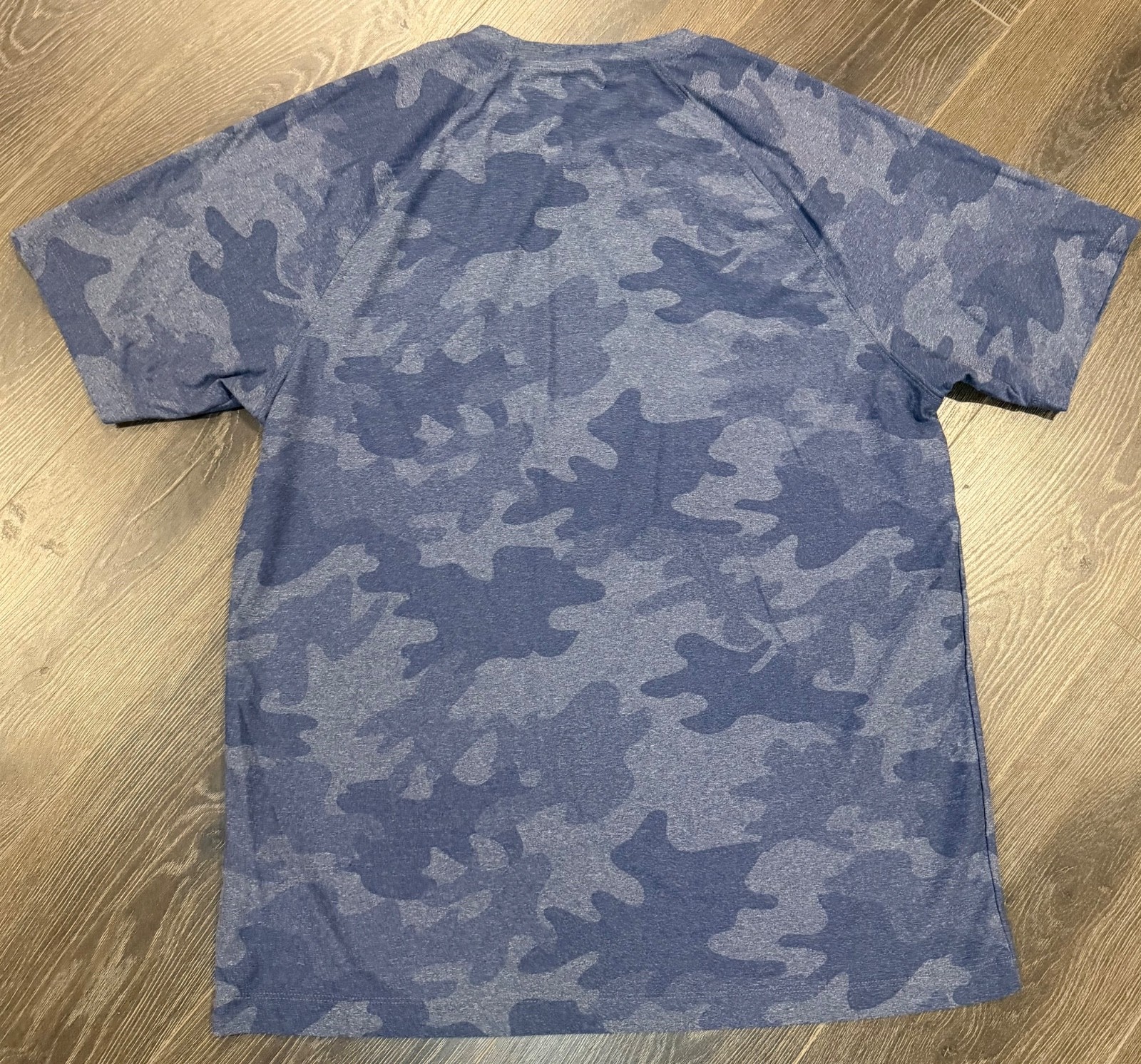 RHONE Reign Blue Camo Performance Short Sleeve Athletic Crew Shirt – Mens L