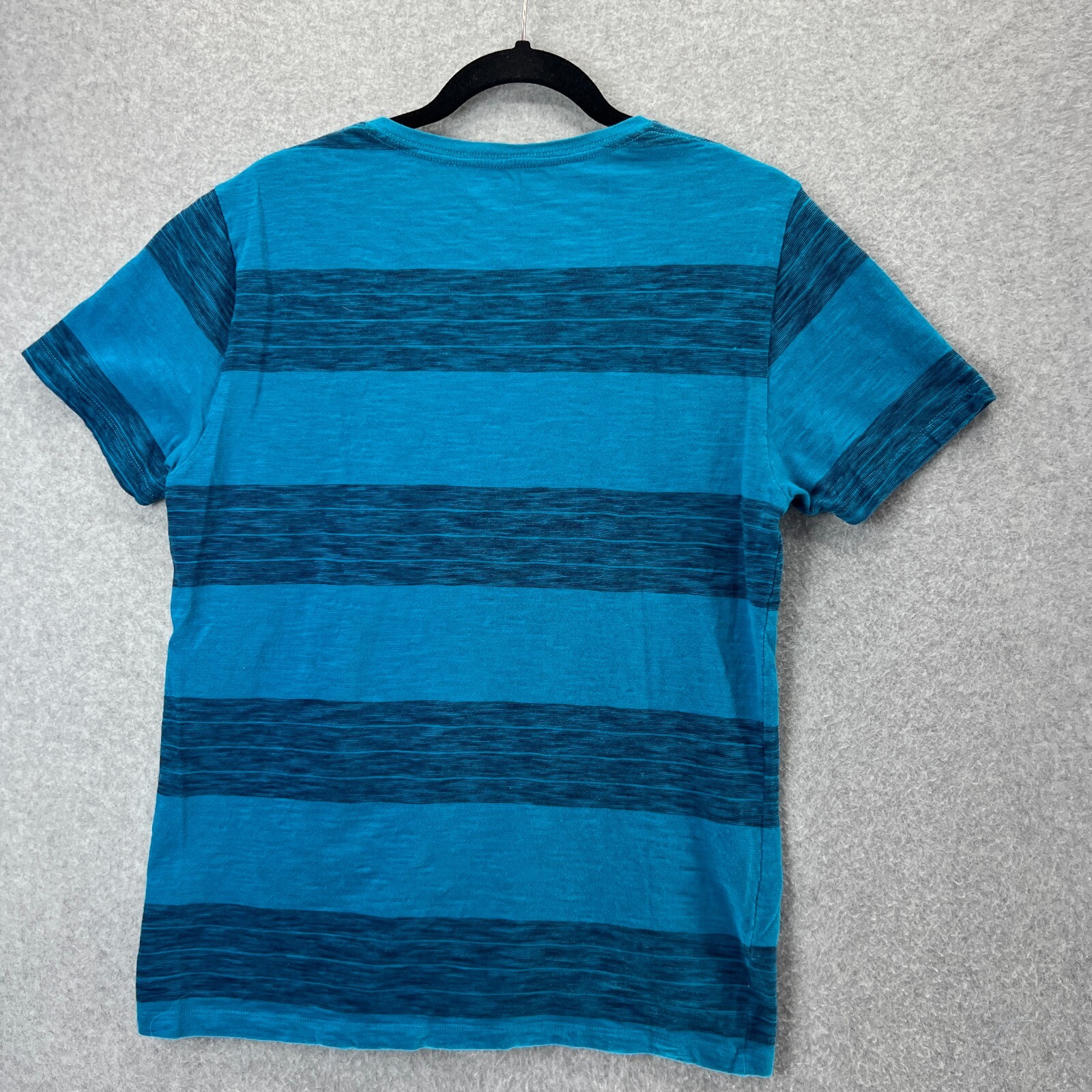 Lot of 6 Forever 21 Men & Old Navy Short Sleeve Shirts Size Medium Blue Red Gray