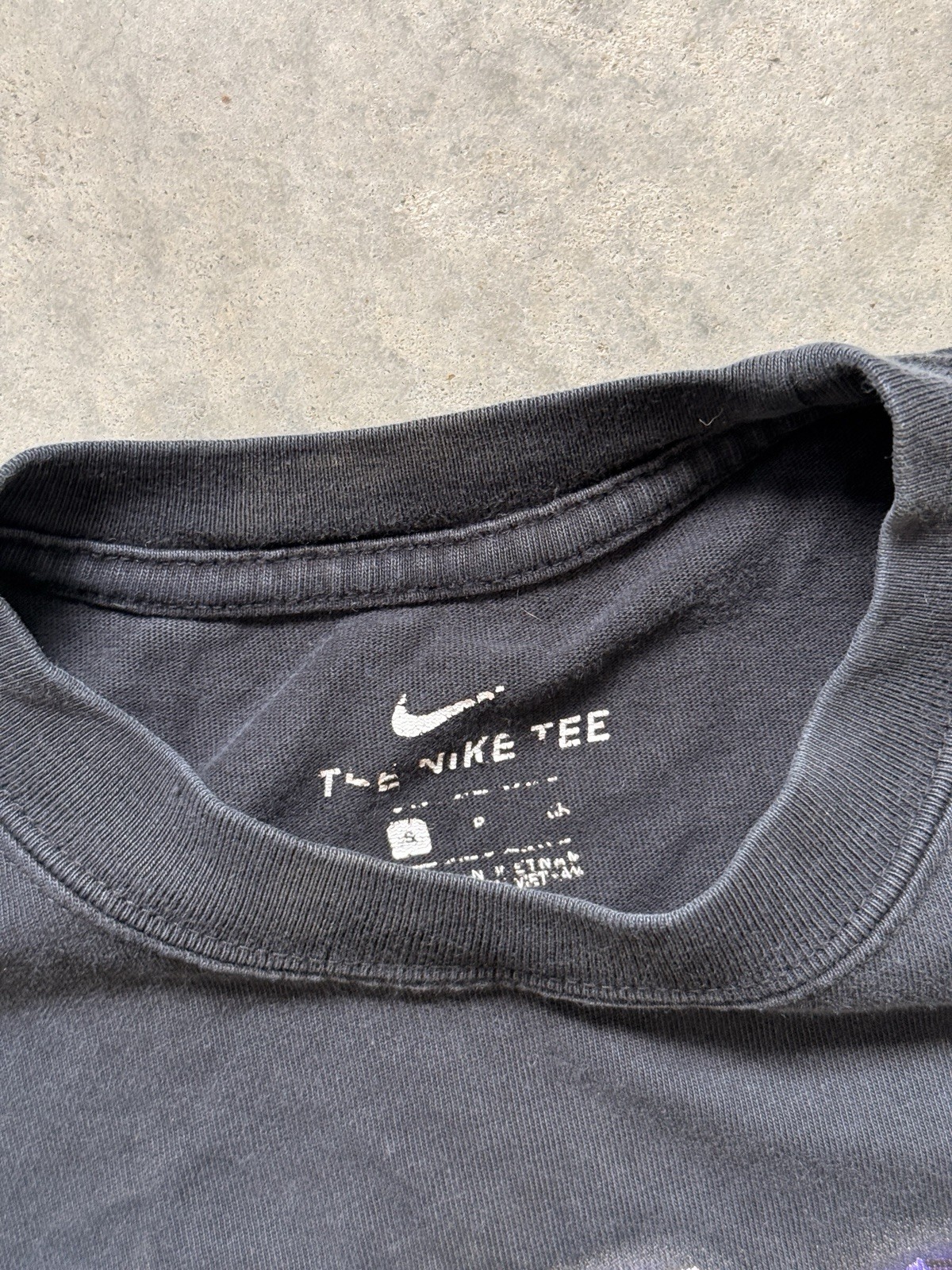 Nike Mens T-shirt Size S Howling Wolf Moon Lightning Thunder 100% Cotton #1739