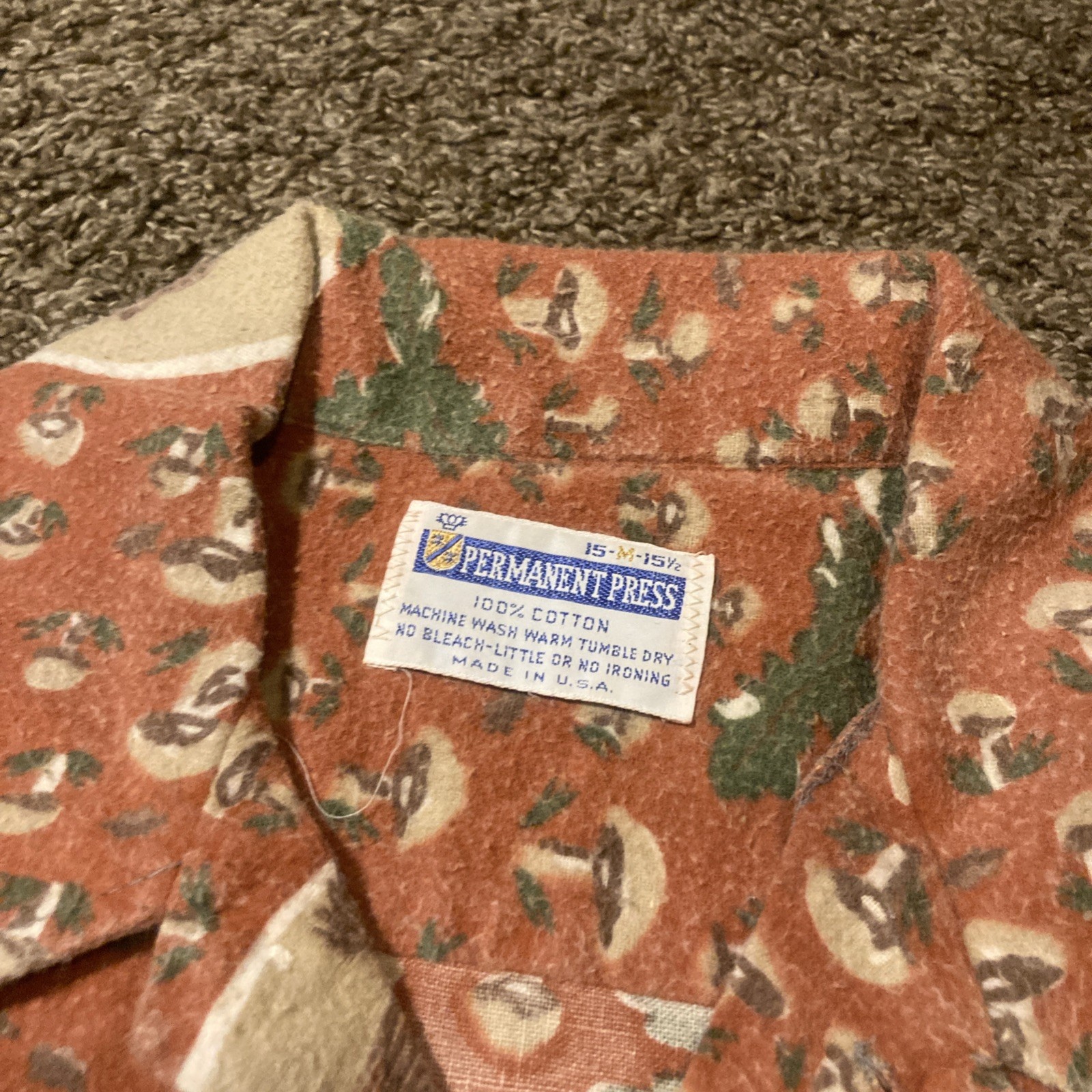 Vintage 70s Mushroom Squirrel Print Permanent Press Button Up Shirt M Cotton