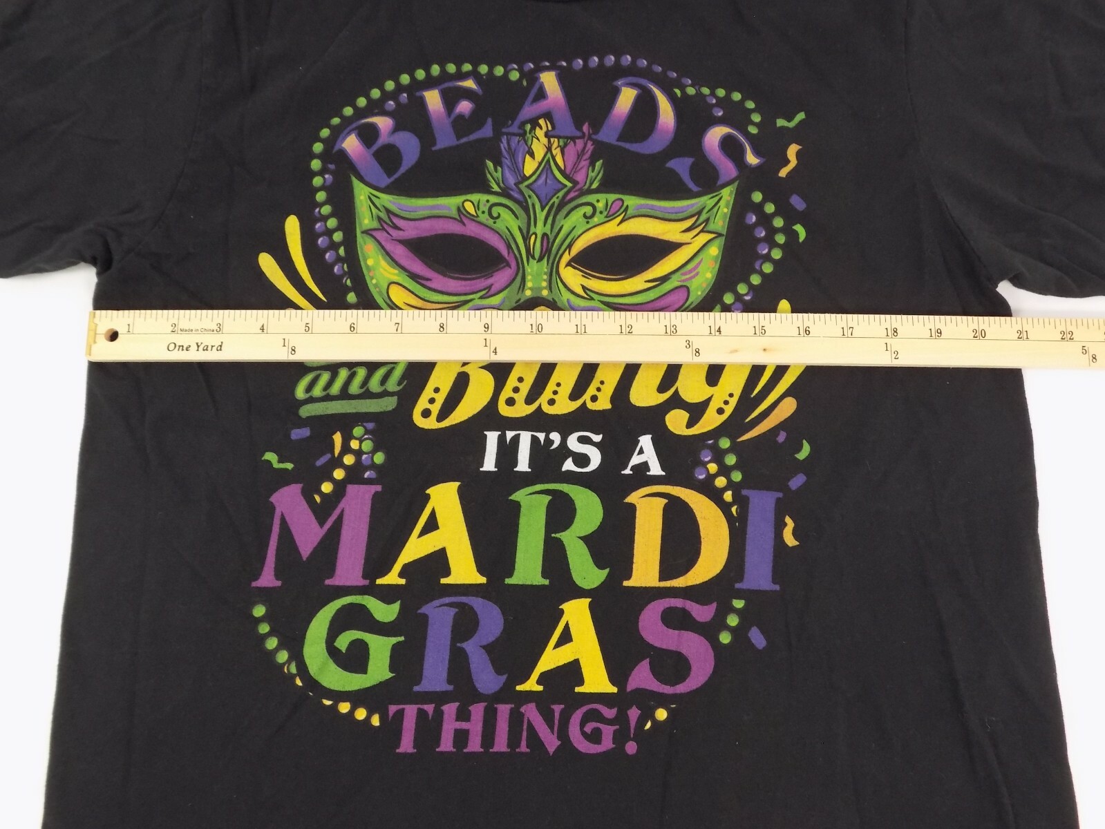 Beads And Bling Its A Mardi Gras Thing Tee T-Shirt Size Large
