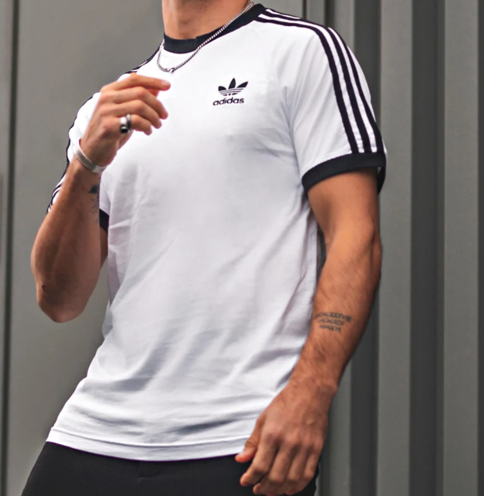 NEW MENS ADIDAS ORIGINALS 3-STRIPES CALIFORNIA TREFOIL TEE SHIRT ~ MEDIUM IA4846