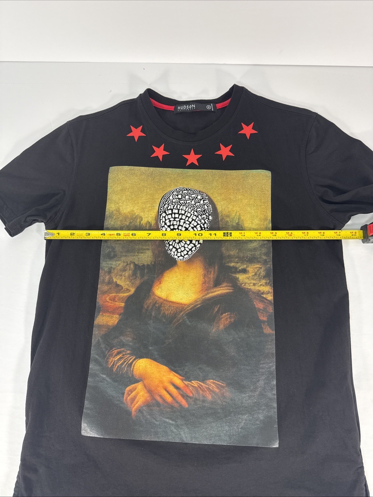 Hudson Outerwear Mens Black Mona Lisa Rhinestone Graphic Shirt Size M Red Stars