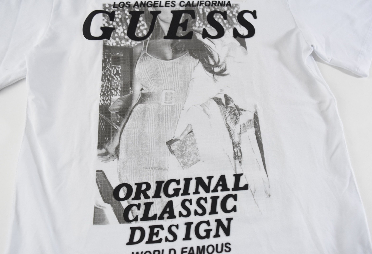 GUESS Mens T-Shirt New S White Front Graphic Logo Original Classic Design Slim