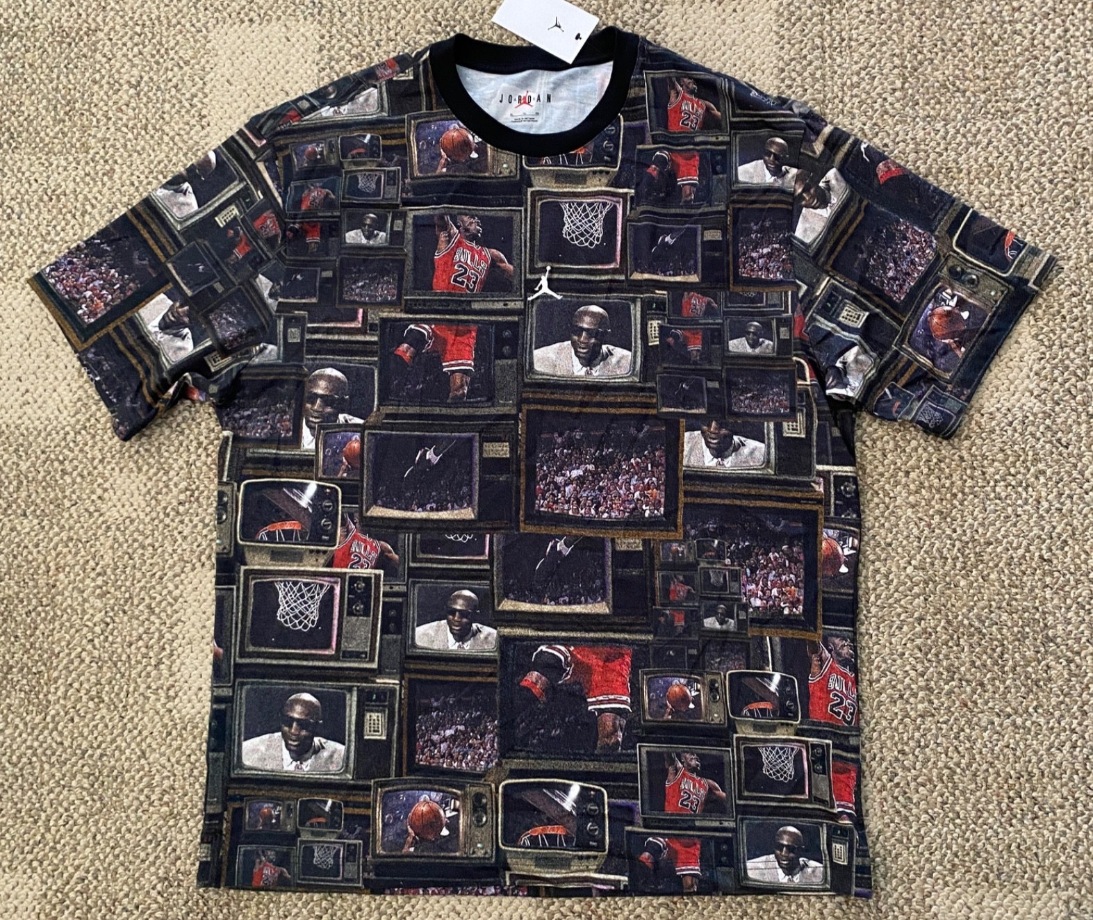 Air Jordan Nike Brooklyn Tee SS Athletic Top Shirt T-Shirt HQ8946-010 Men’s L