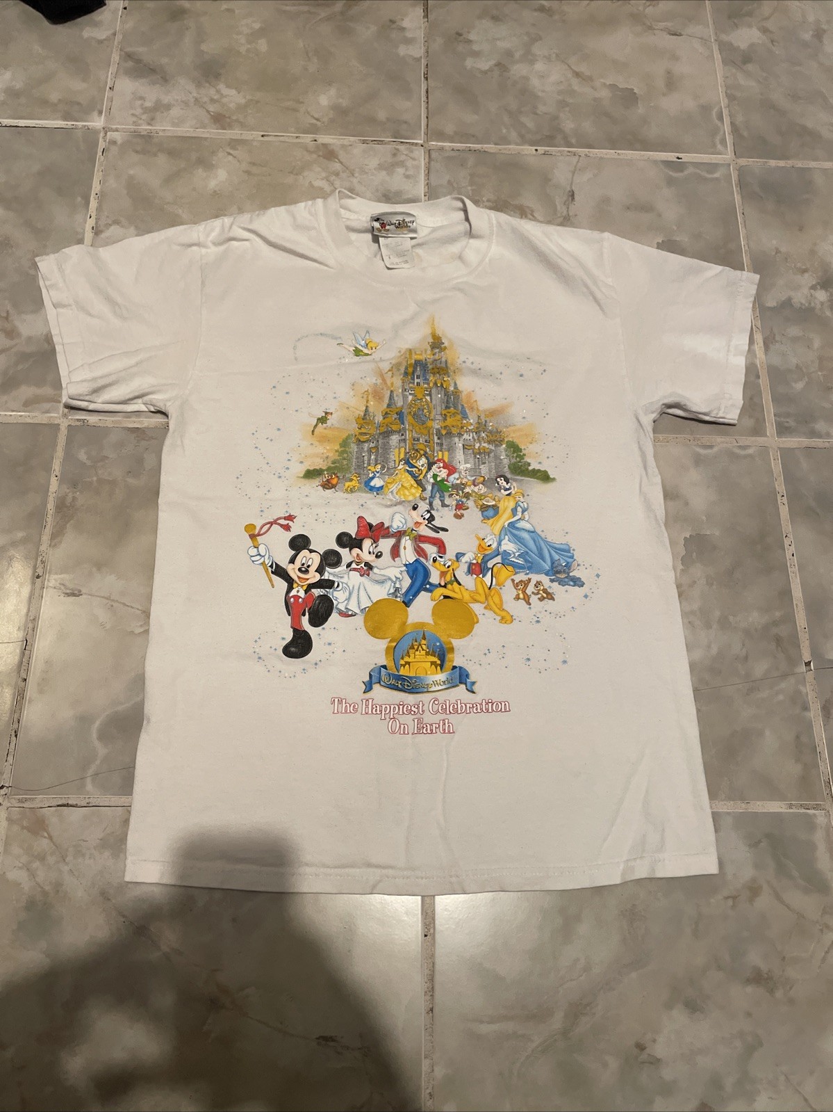 Vintage Walt Disney World The Happiest Celebration On Earth Friends Tee Small
