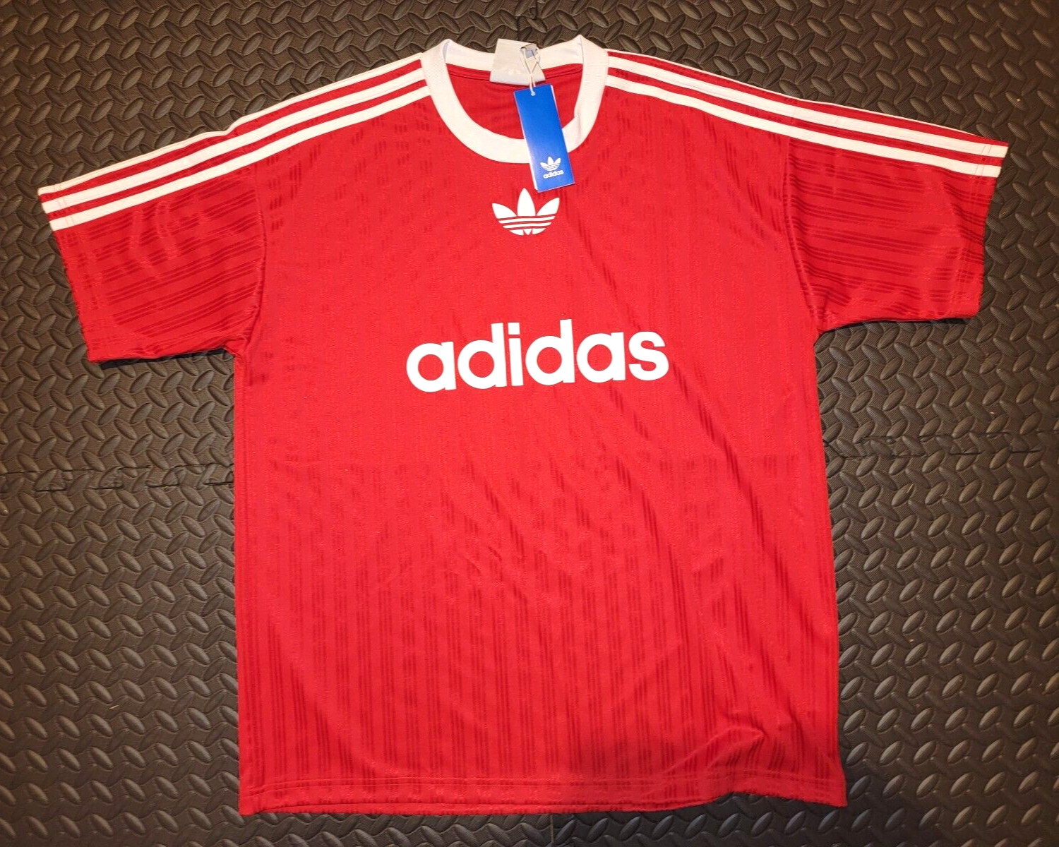 NEW MEN’S ADIDAS ORIGINALS TREFOIL POLY TEE SHIRT ~SIZE MEDIUM #IM9458 RED