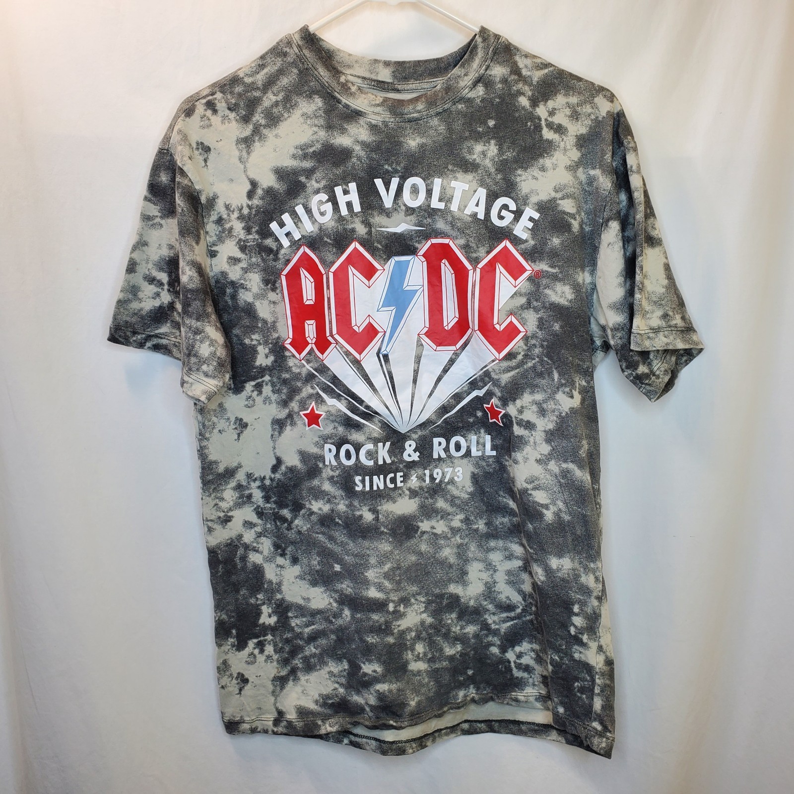 ACDC High Voltage Rock N Roll 1973 Mens Medium Gray Tie Dye Graphic Print Shirt