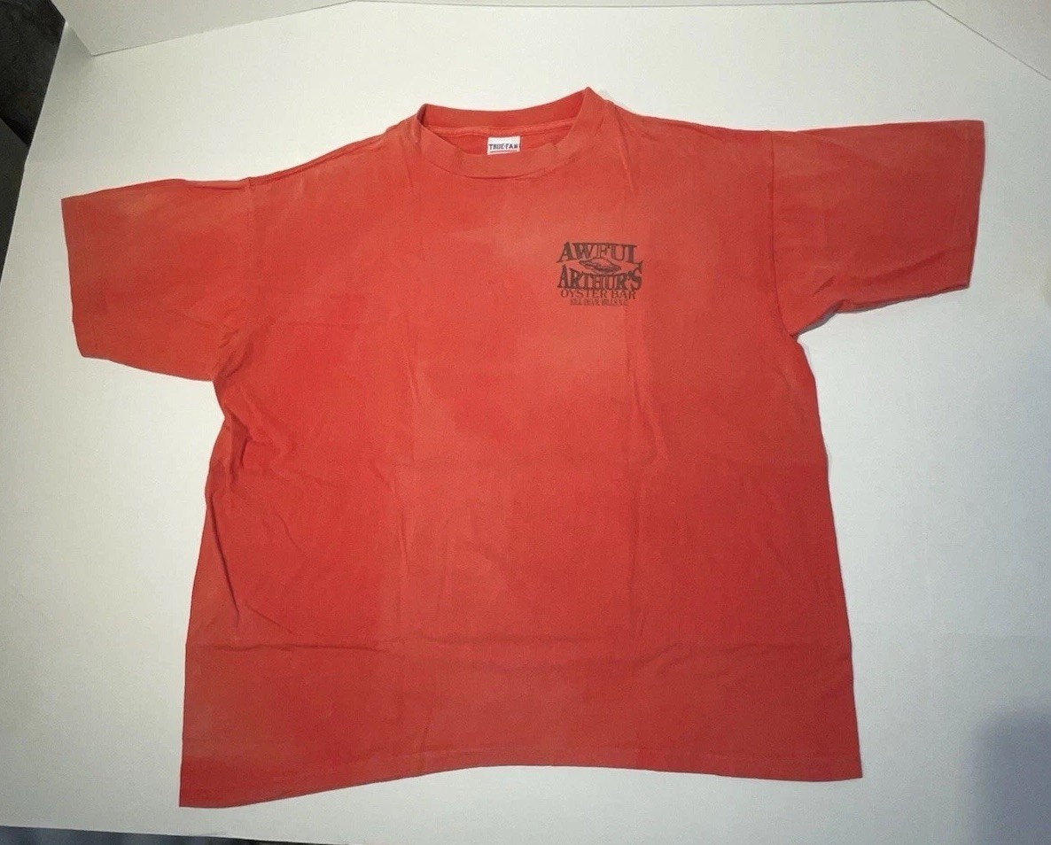 VTG Awful Arthur’s Oyster Bar 100% Cotton T-Shirt Sz Large Kill Devil Hills NC