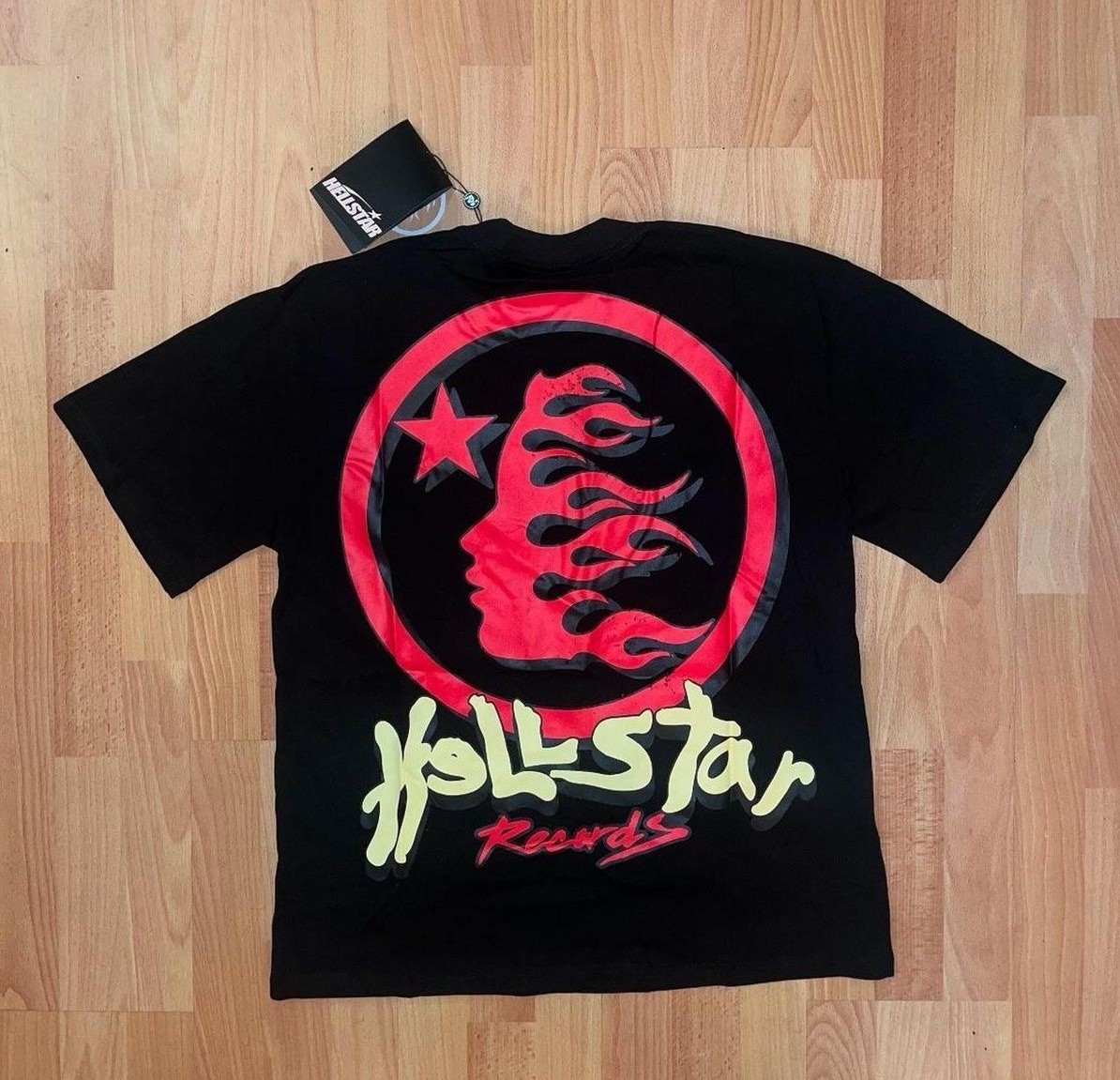 Hellstar Men’s Regular Fit M/L Black & Red Graphic Logo Print T-Shirt