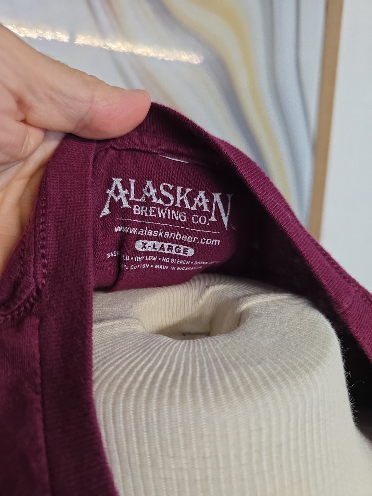 Alaskan Kolsch Style Ale T-shirt Mens XL Burgandy. Very Soft