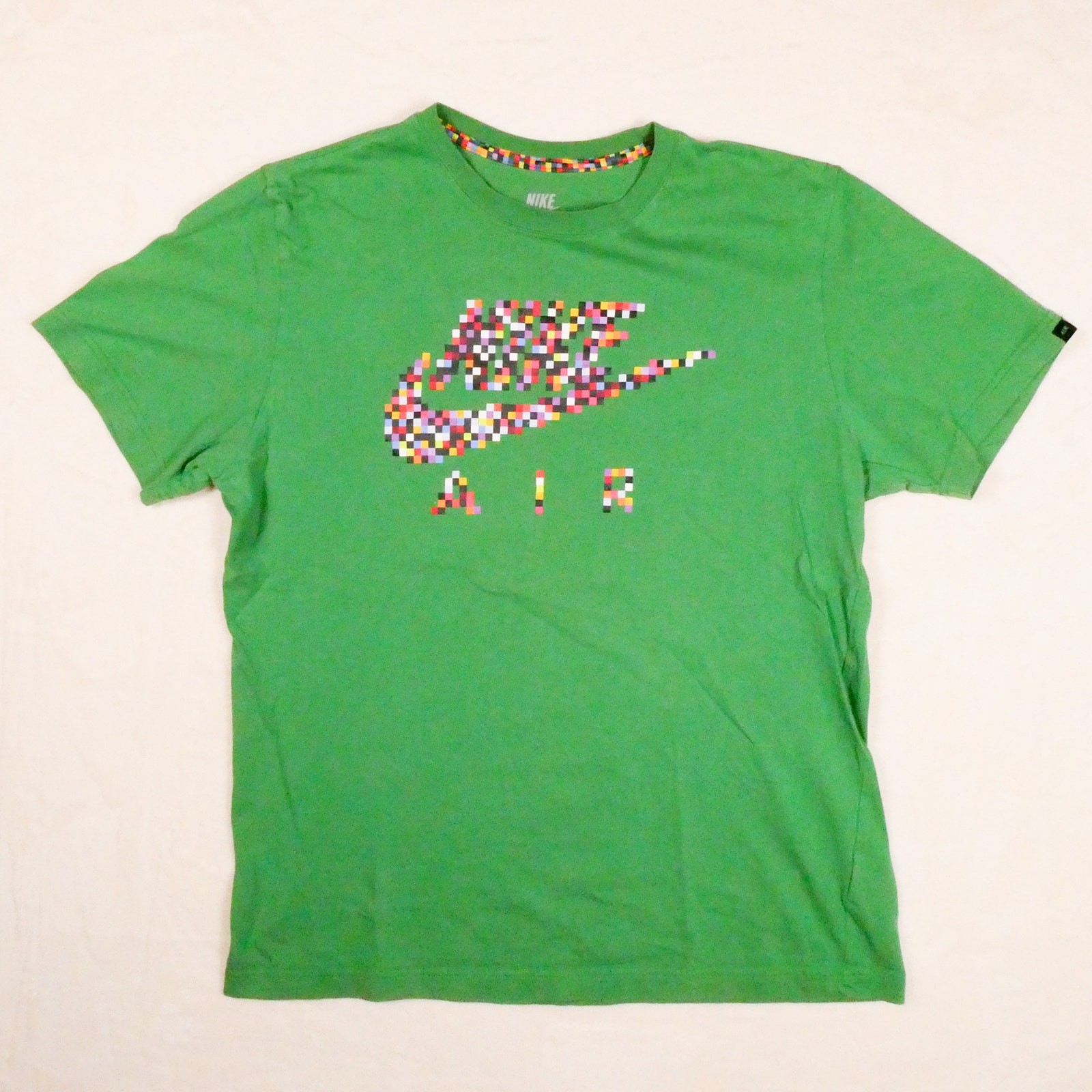 Nike Air Digital Print Logo T-Shirt Size L Kelly Green Pixelated Swoosh