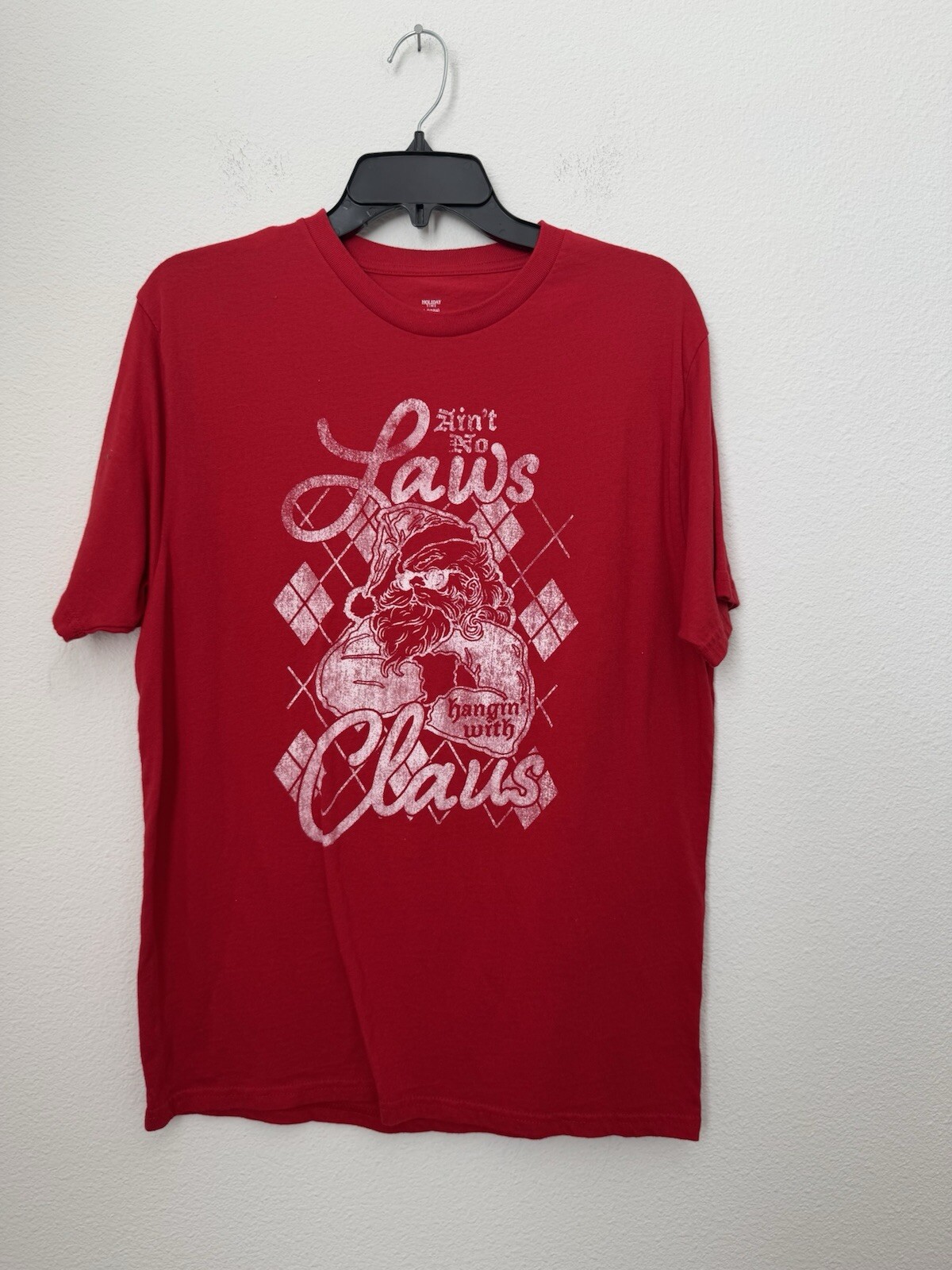 Holiday Time Men’s Red Ain’t No Laws Hangin With Claus Christmas Tee Shirt Large
