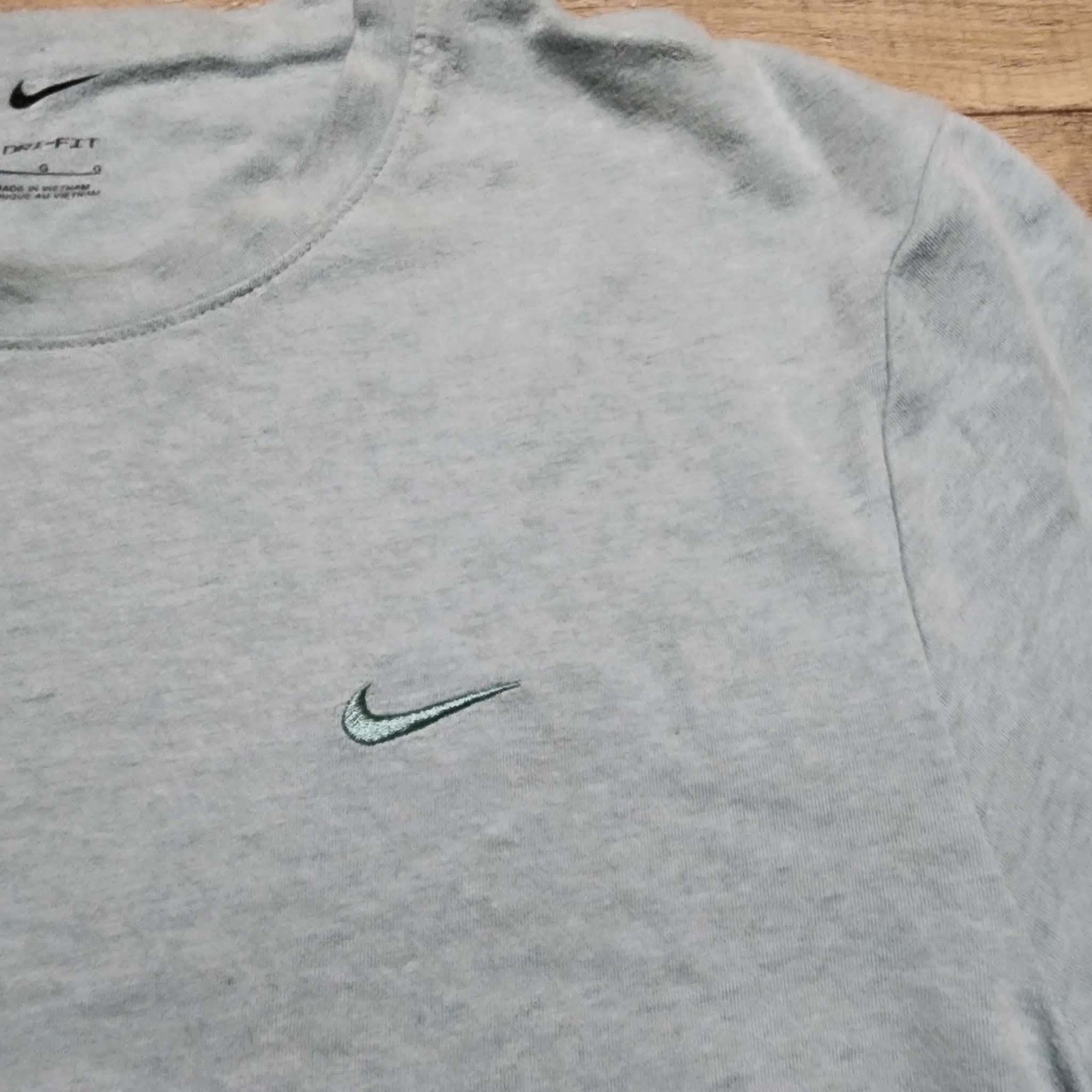 Nike Dri Fit Mens Large Light Green Heathered Training T-Shirt Vent Holes