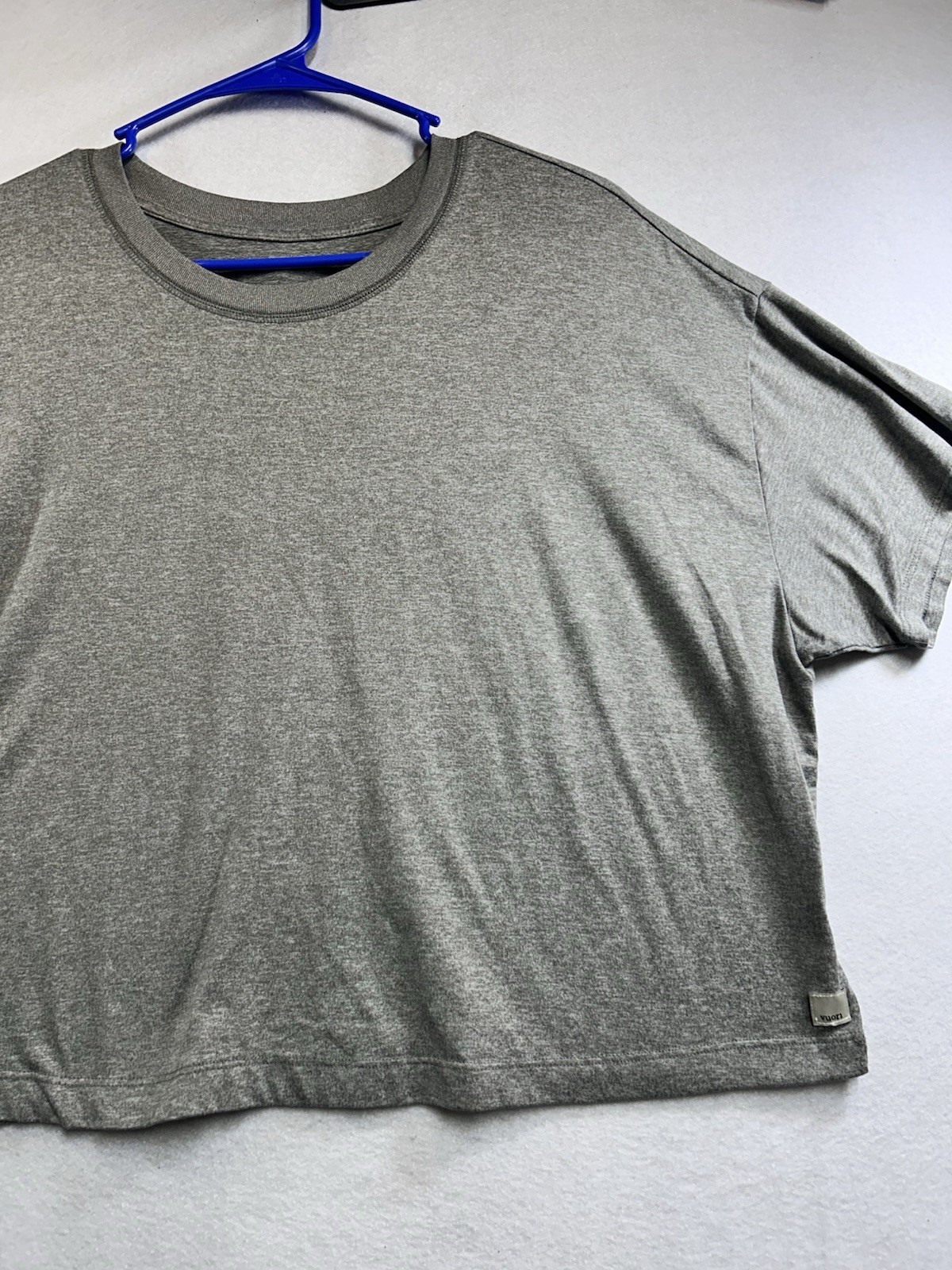 Vuori Energy T-Shirt Cropped Crew Neck Regular Size XL VW1011