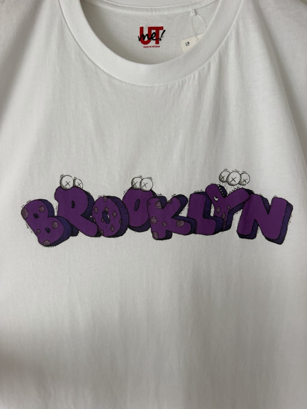 KAWS x Uniqlo Brooklyn Williamsburg Grand Opening Tee Purple White Unisex XL