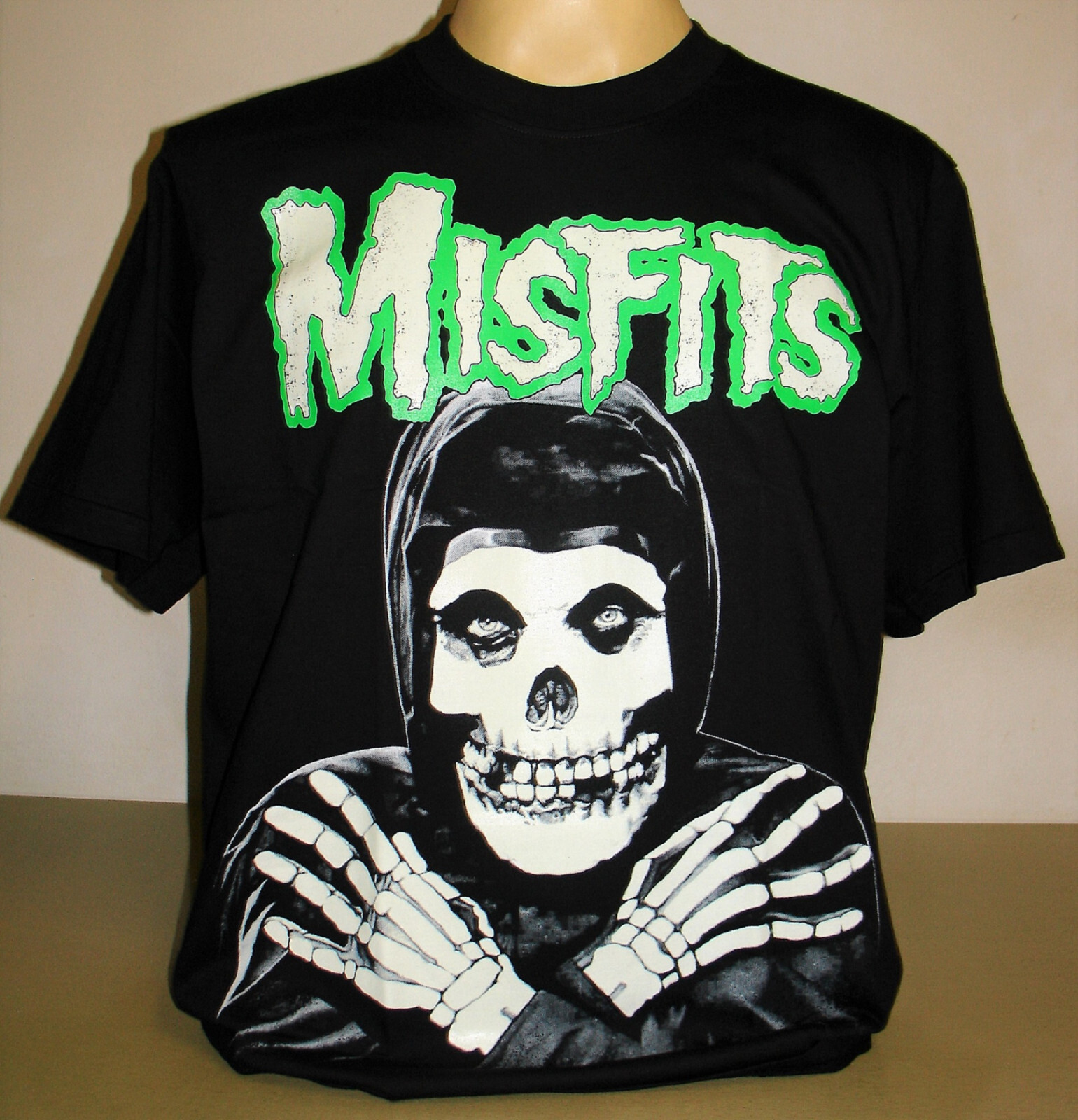 Misfits Skull Logo Glow Punk Rock Band T-Shirt Size S M L XL 2XL 3XL XXL XXXL