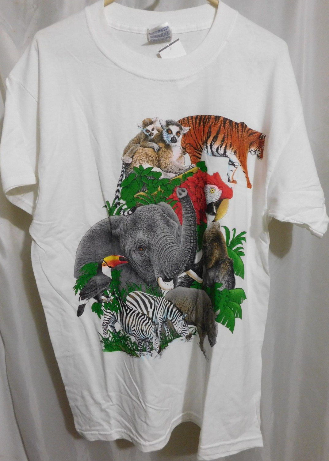 Habitat T-Shirt Zoo Collage graphic Print 40″ Chest NOS White Vintage 1990 USA