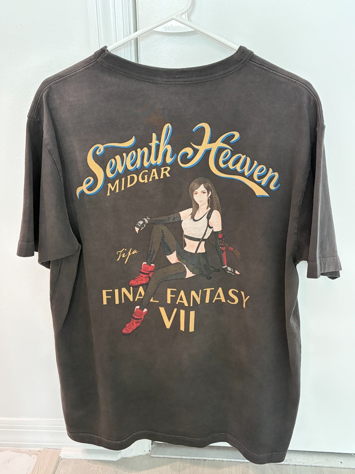 AVIREX x FINAL FANTASY VII REMAKE TIFA SEVENTH HEAVEN T-SHIRT L NWT Authentic