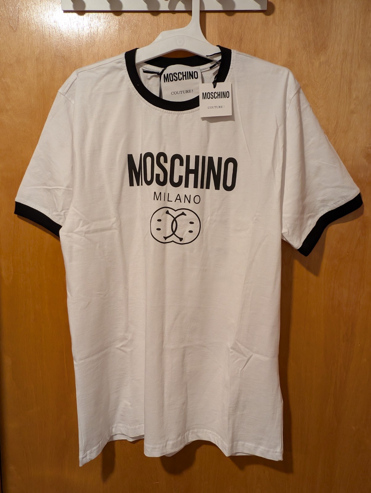 MOSCHINO MILANO SMILEY MADE IN PORTUGAL NEW MEN’S WHITE T-SHIRT SIZE 38 US