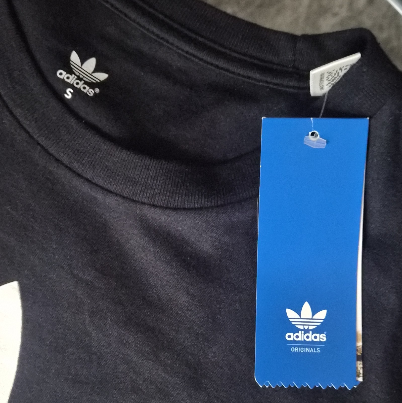 adidas Originals Men’s S Black Short Sleeve Crew Neck Las Vegas Trefoil Tee