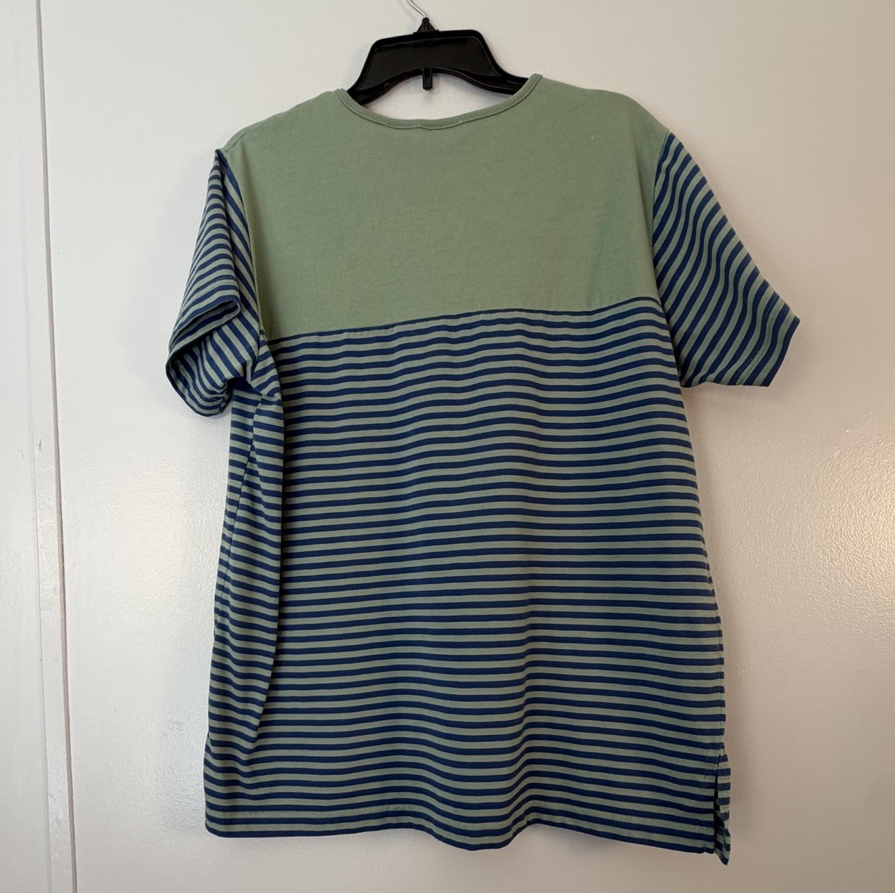 VTG Basic Editions Men XL V-Neck T-Shirt Green Blue Color Block Striped Casual