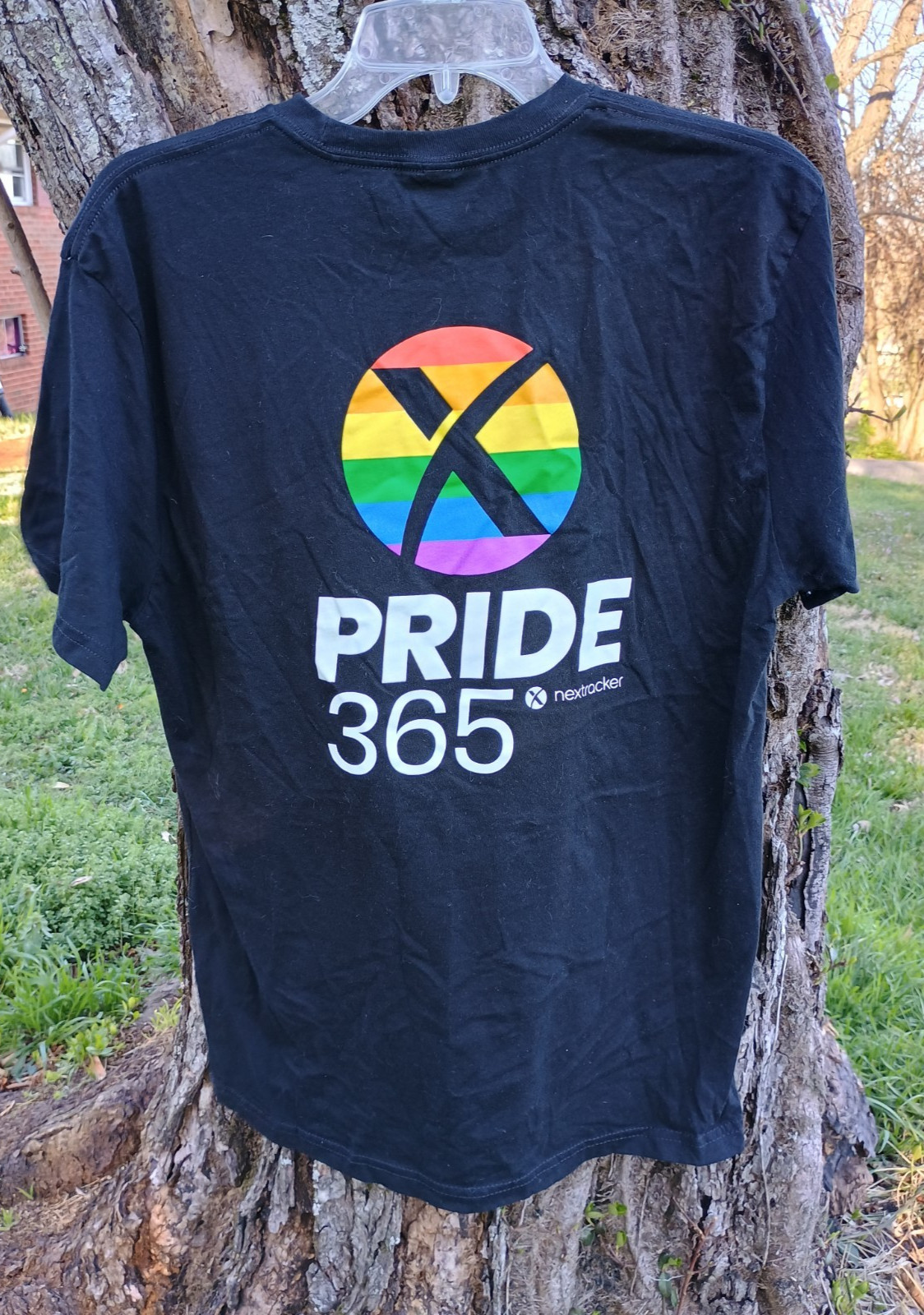 Nextracker Pride 365 Size L Black graphic t-shirt