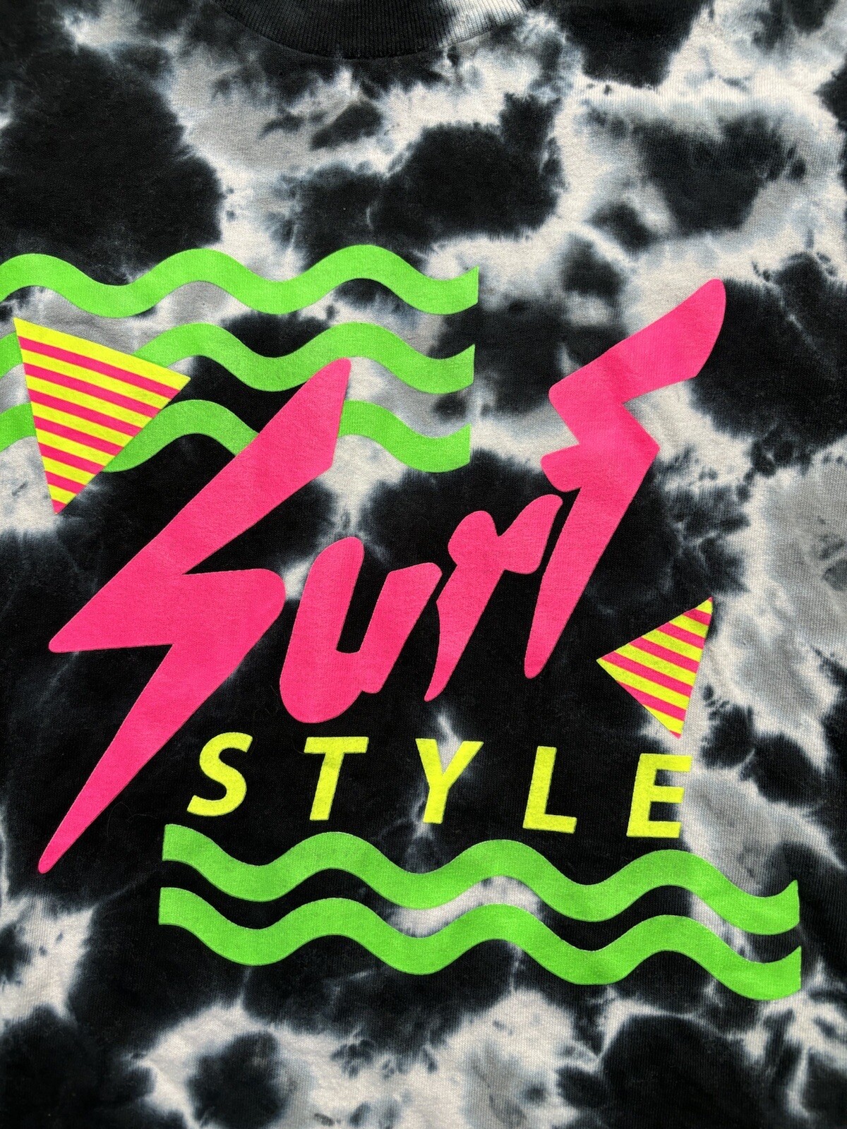 Surf Style Adult Size Medium T-Shirt Black Gray Tie Dye Neon Graphic Worn White