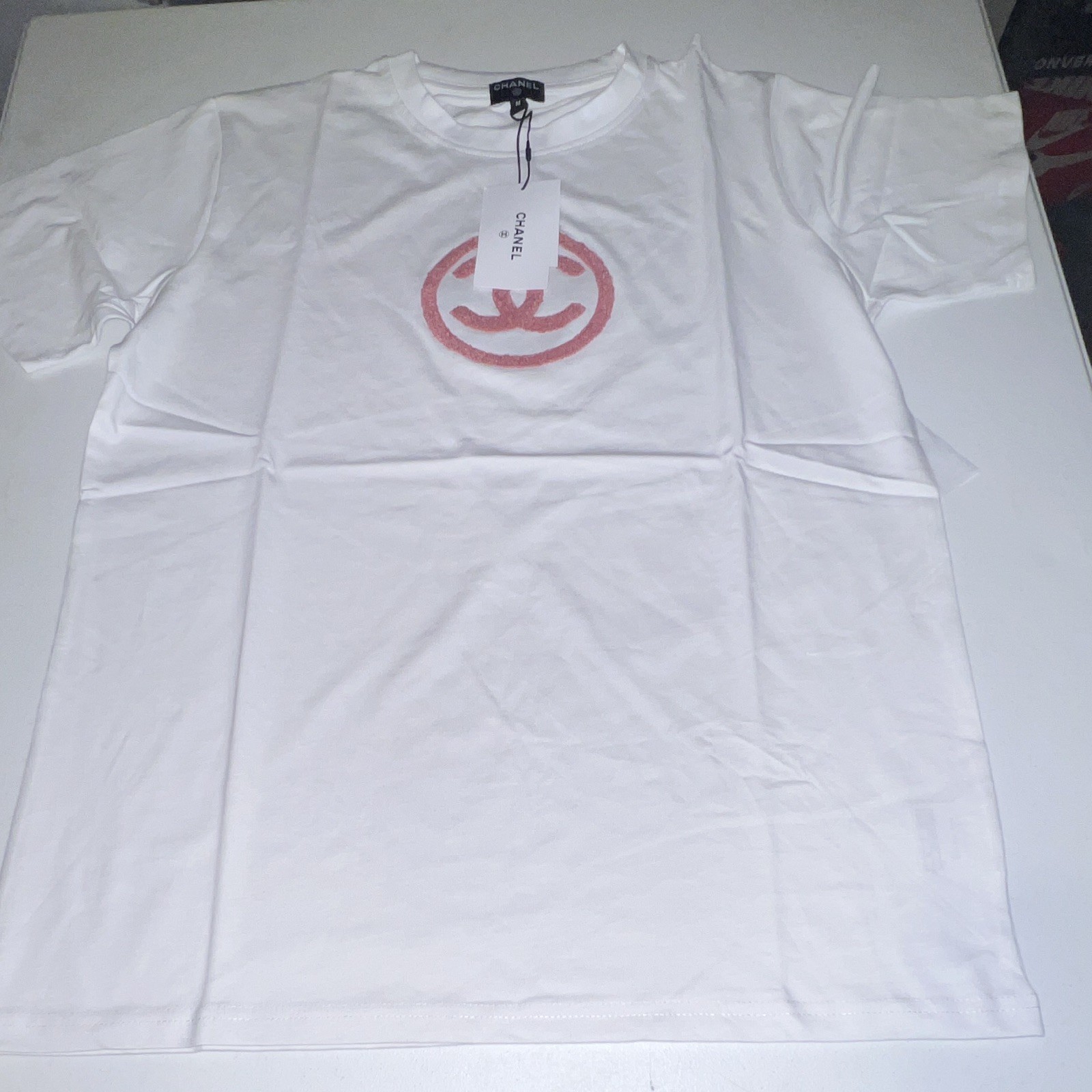 CHANEL Men’s White Red Logo Graphic Crew Neck Short Sleeve T-Shirt Size M