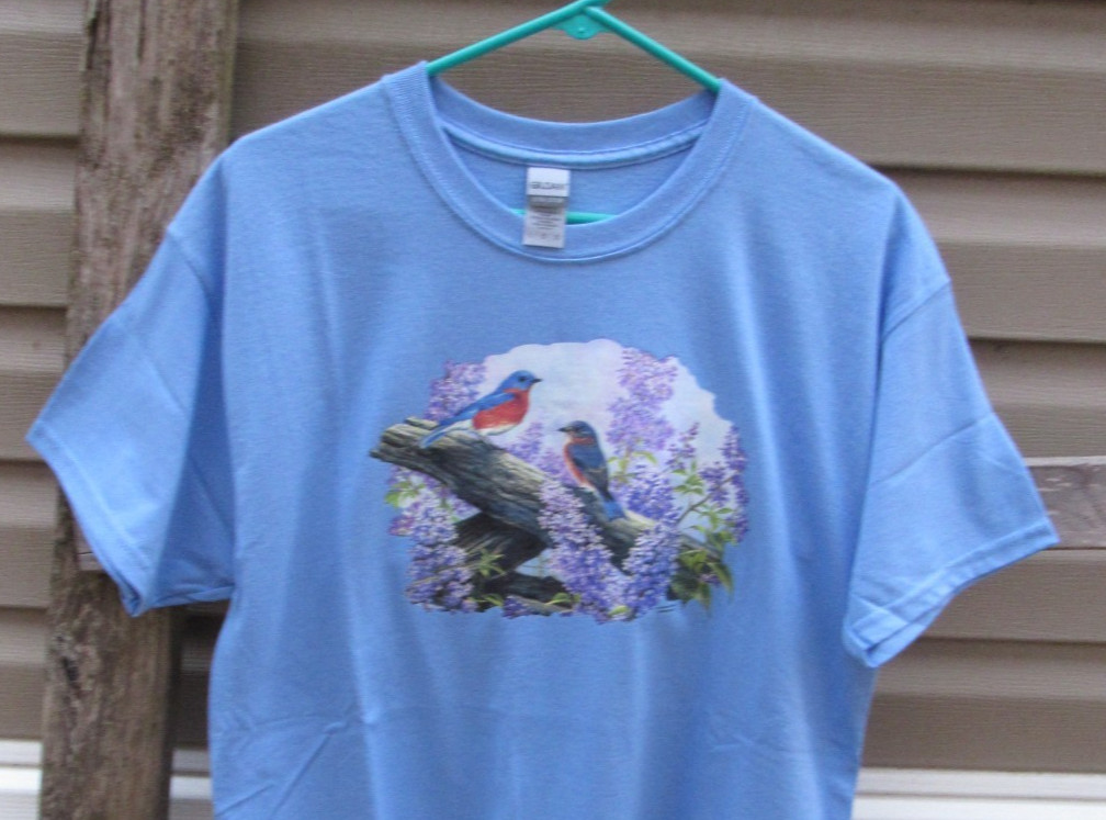 NEW Spring Courting bluebirds short sleeve blue T- shirt – Large