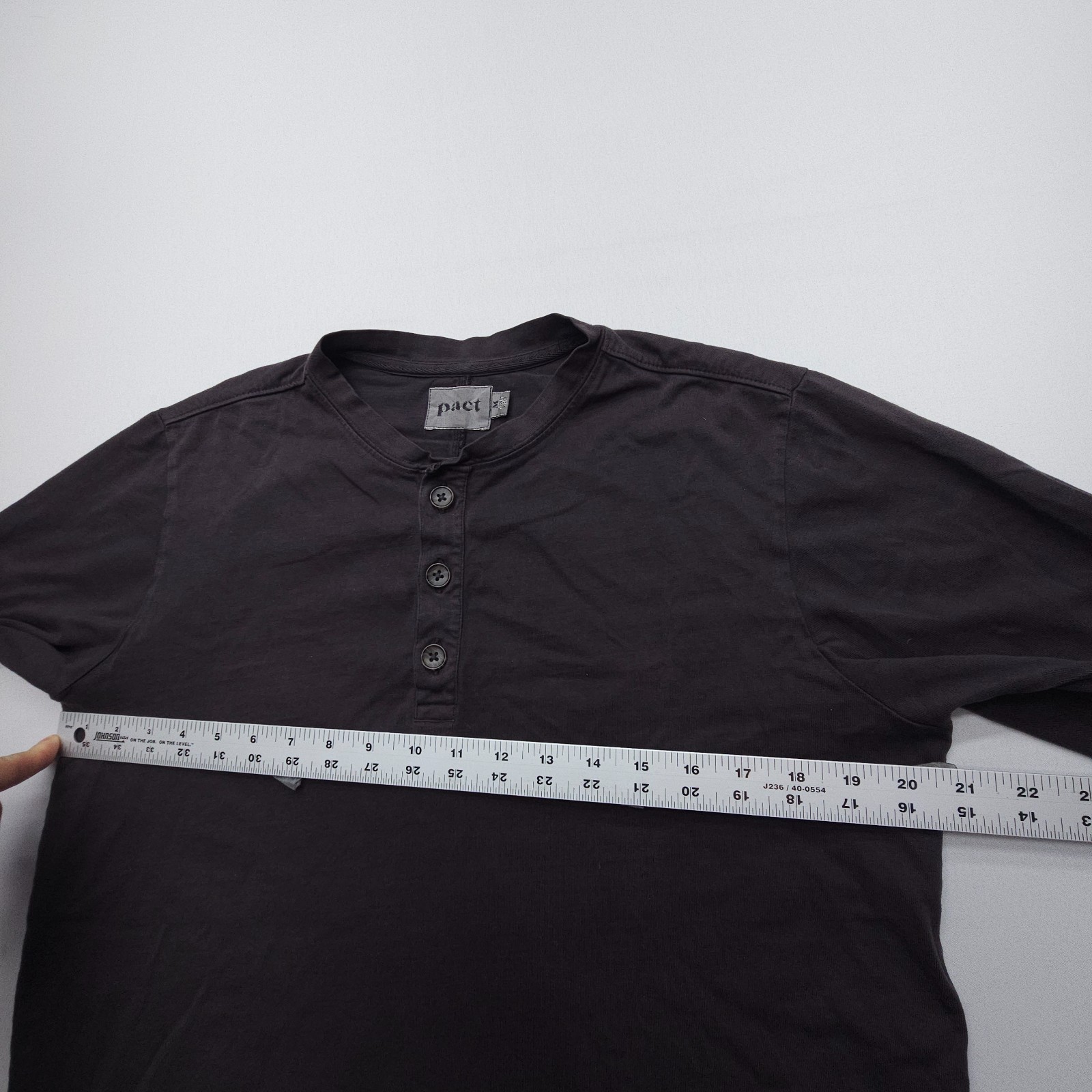 Pact Organic Cotton Softspun Long Sleeve Henley Shirt Mens Medium Faded Black