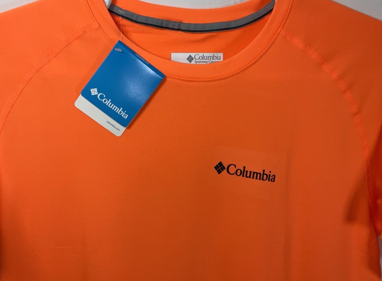 NWT Men’s Columbia Dri-Fit Bound Best Friend Dog Graphic Shirt Orange Medium